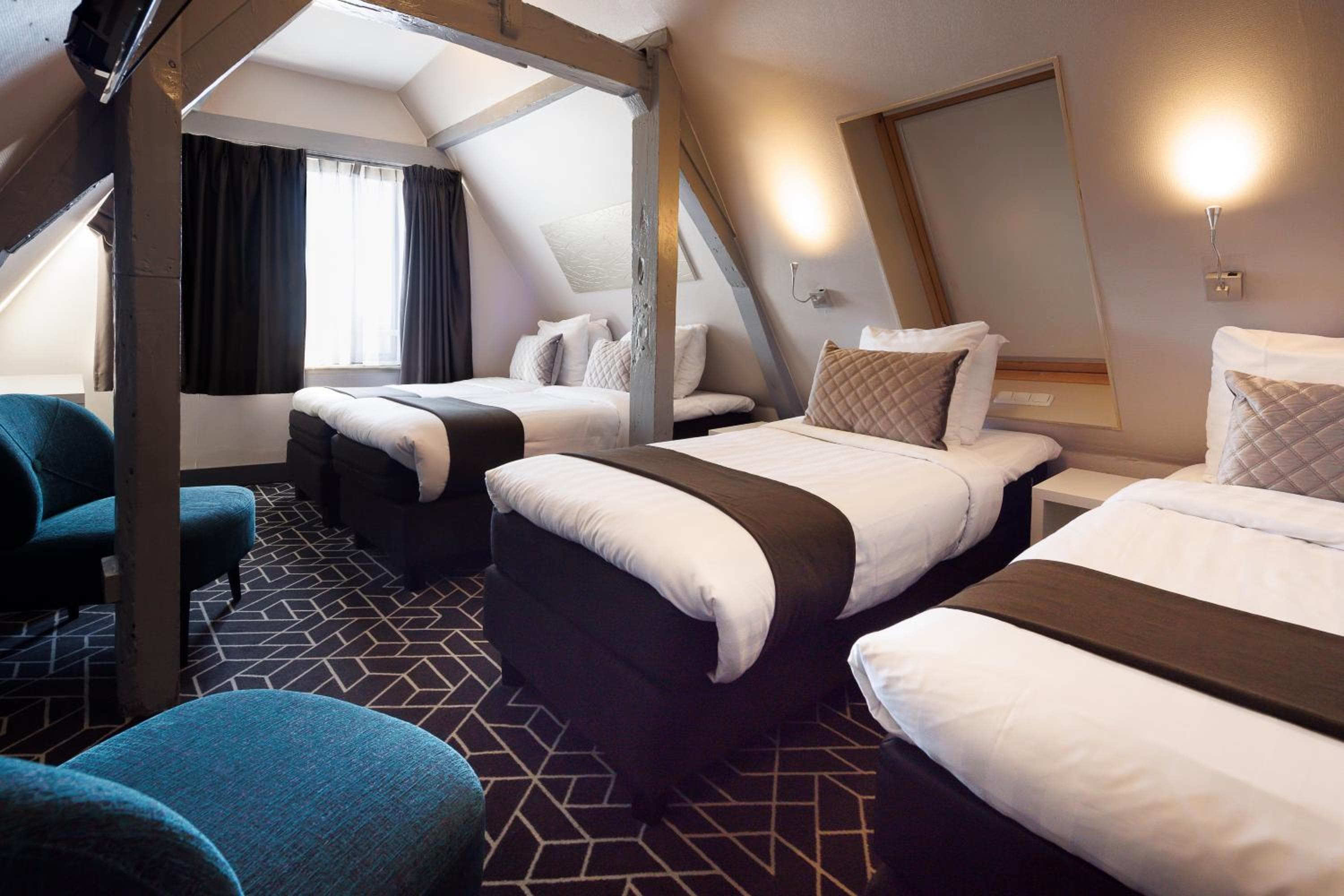 Hotel CC — 5