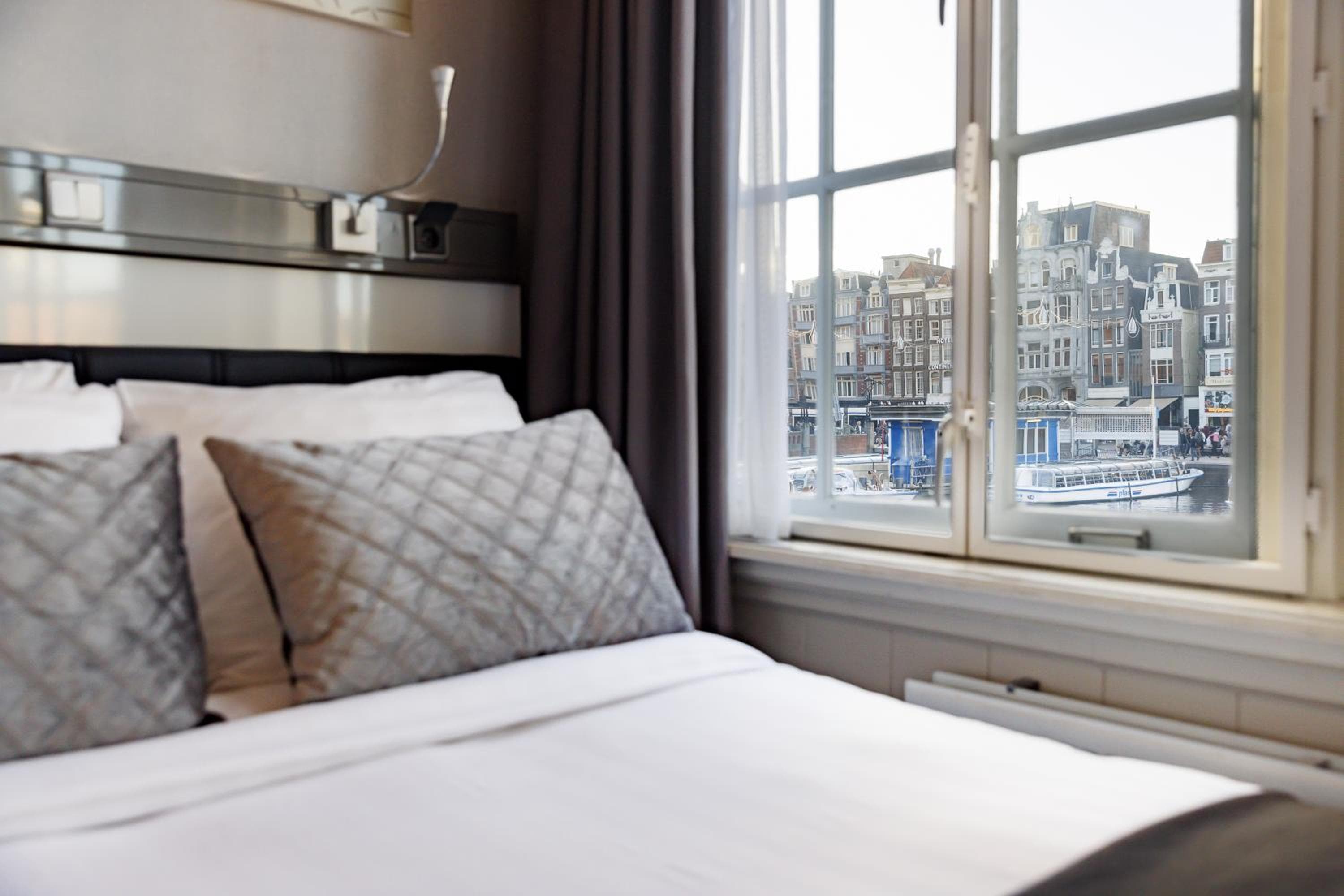 Hotel CC — 30