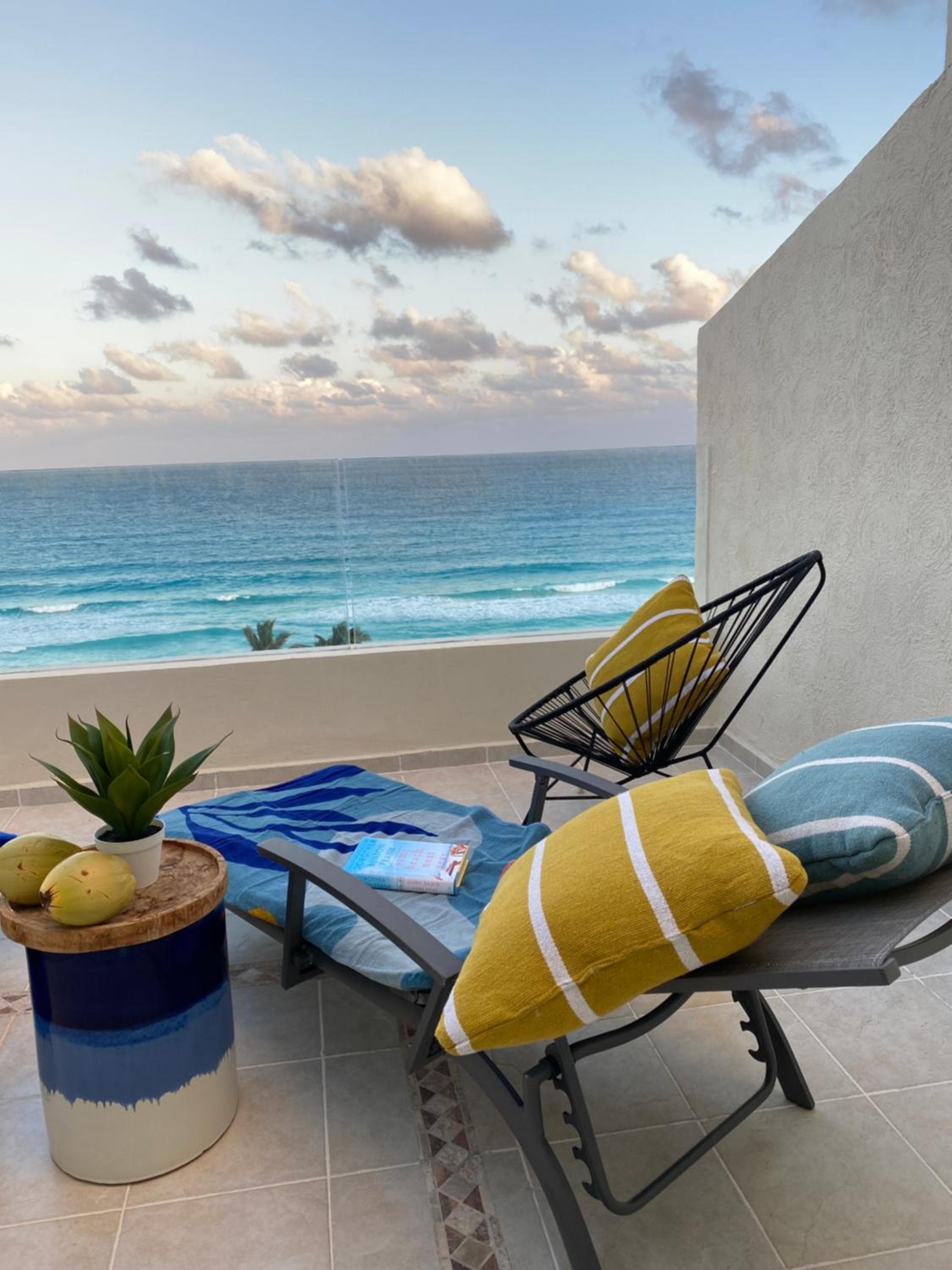 Penthouse mit drei Schlafzimmern und drei Etagen mit Blick auf das Meer am Strand — 3