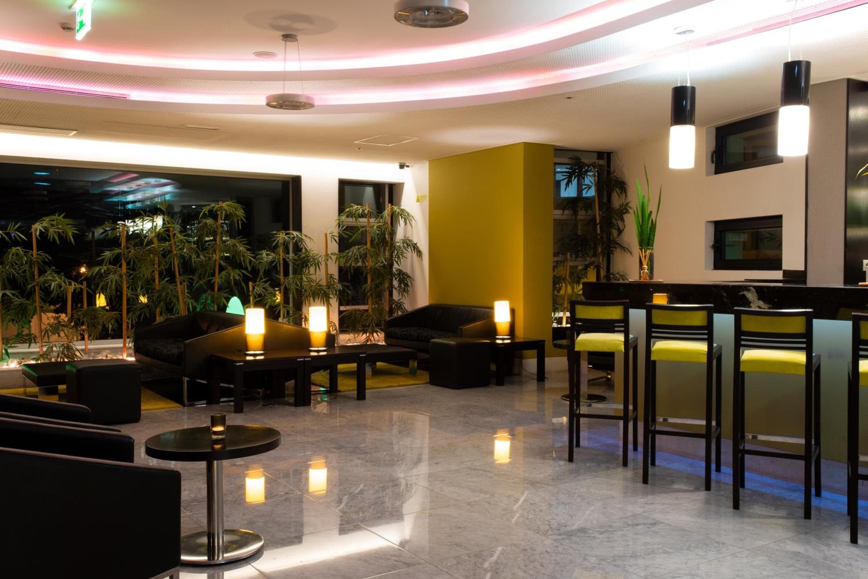 LÌ Capitol Hotel — 12