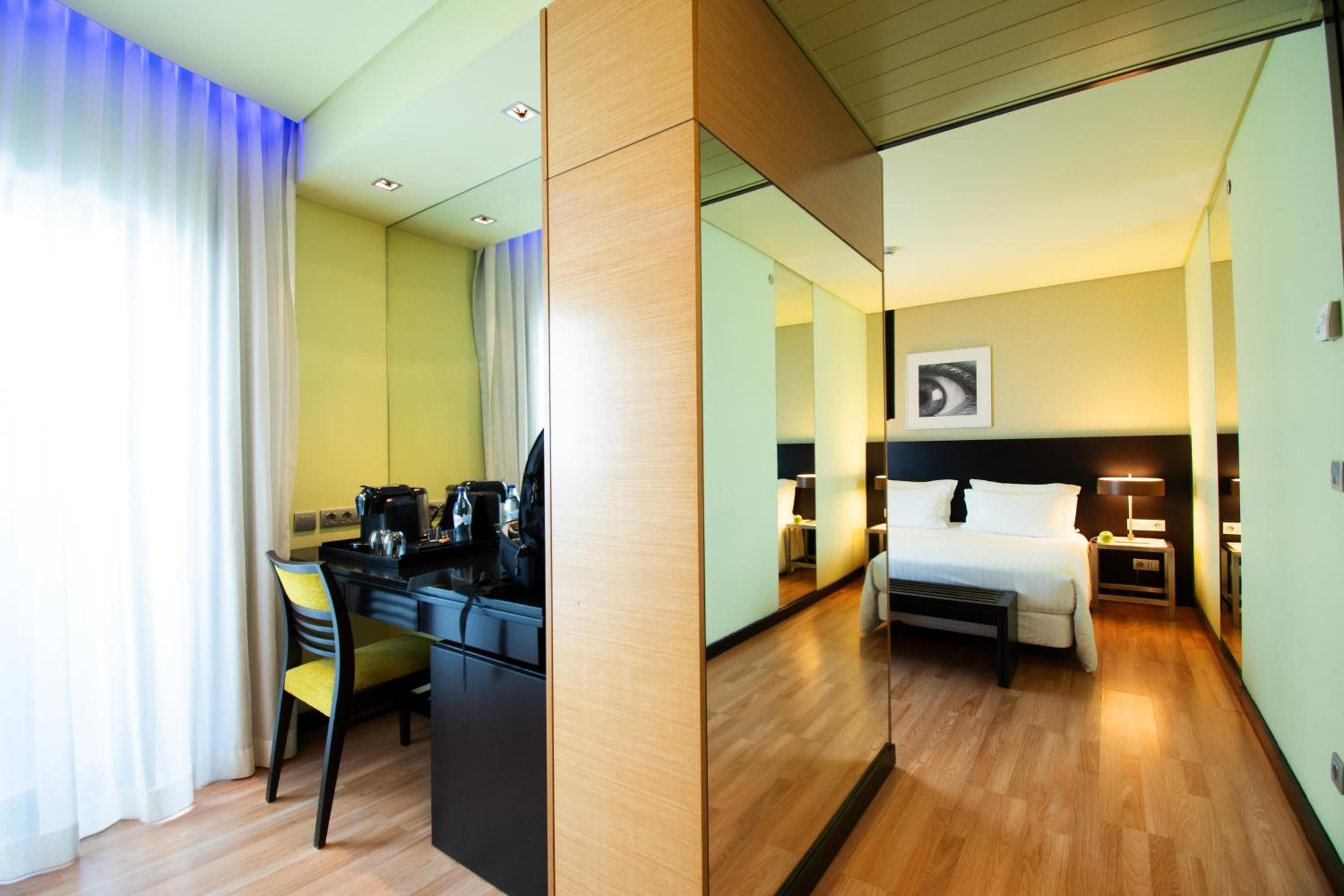 LÌ Capitol Hotel — 25