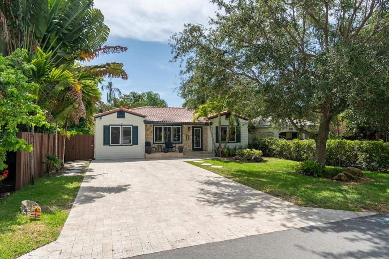 Victoria Park Oasis with Heated Pool and More — 19