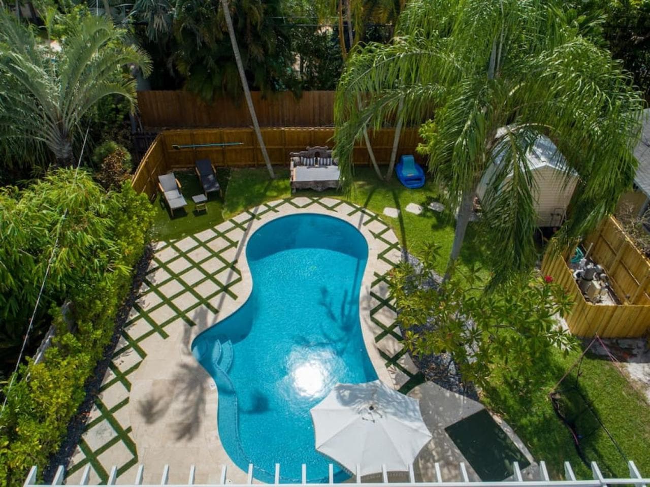 Victoria Park Oasis with Heated Pool and More — 29