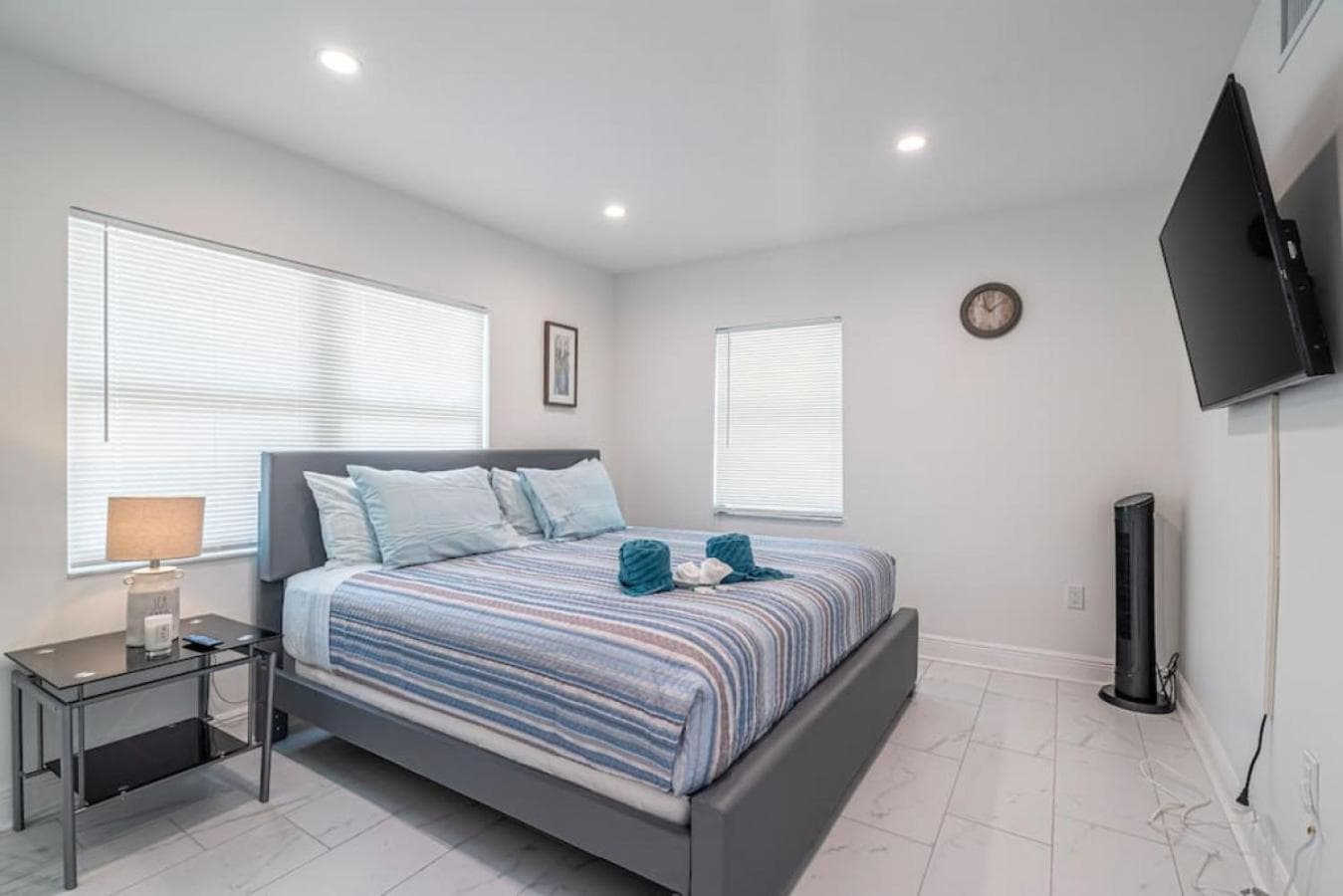 The Purple Pelican Beachfront with Ocean Balcony Unit 5 — 19