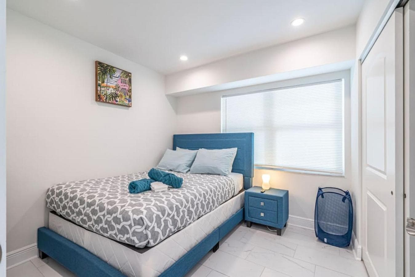 The Purple Pelican Beachfront con Ocean Balcony Unit 5 — 3