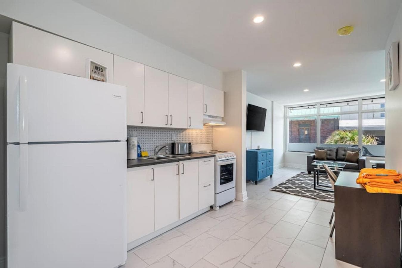 The Purple Pelican Beachfront con Ocean Balcony Unit 5 — 4