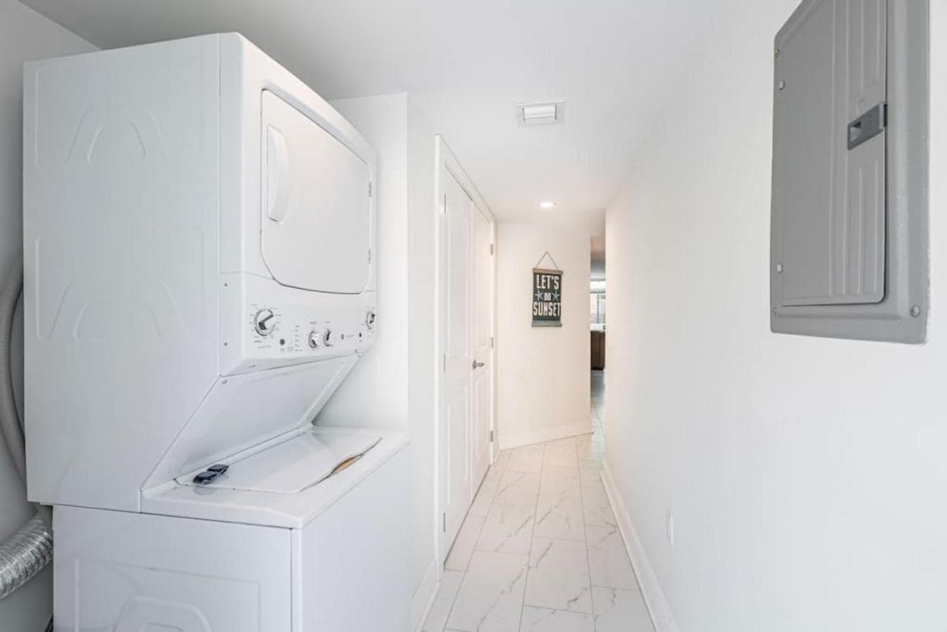 The Purple Pelican Beachfront con Ocean Balcony Unit 5 — 14