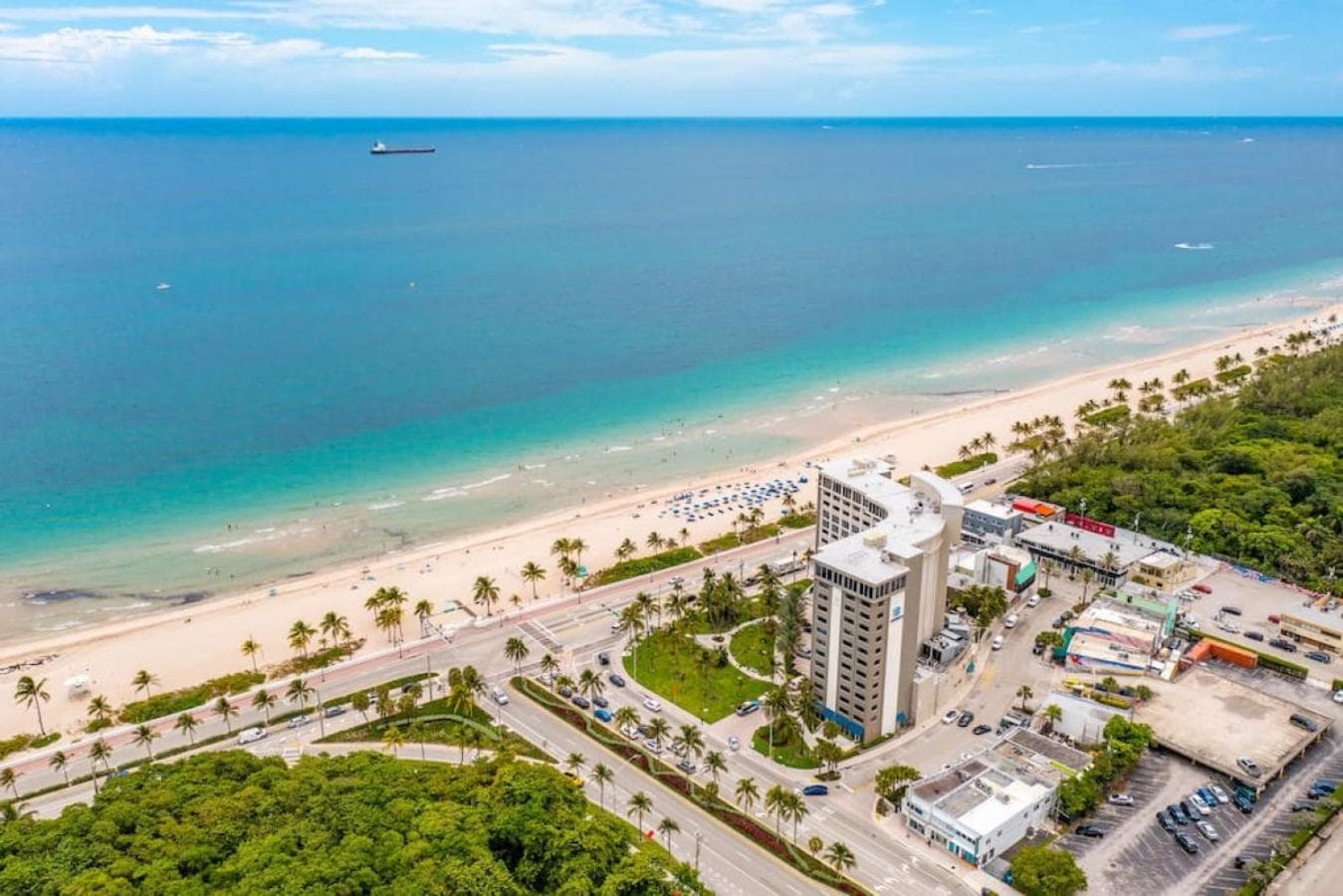 The Purple Pelican Beachfront with Ocean Balcony Unit 5 — 5