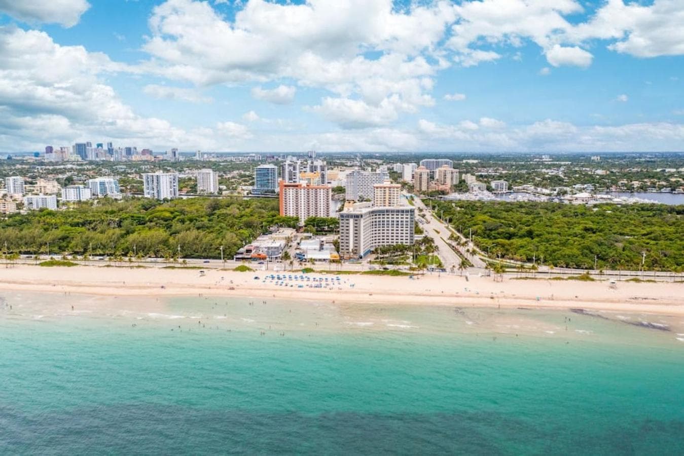 The Purple Pelican Beachfront con Ocean Balcony Unit 5 — 18