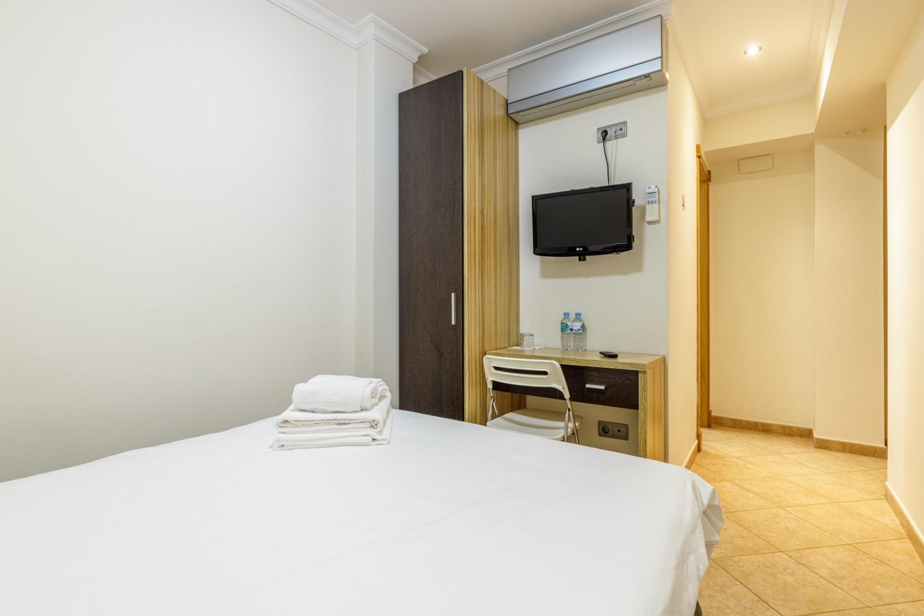 H-A Hotel Trebol — 27