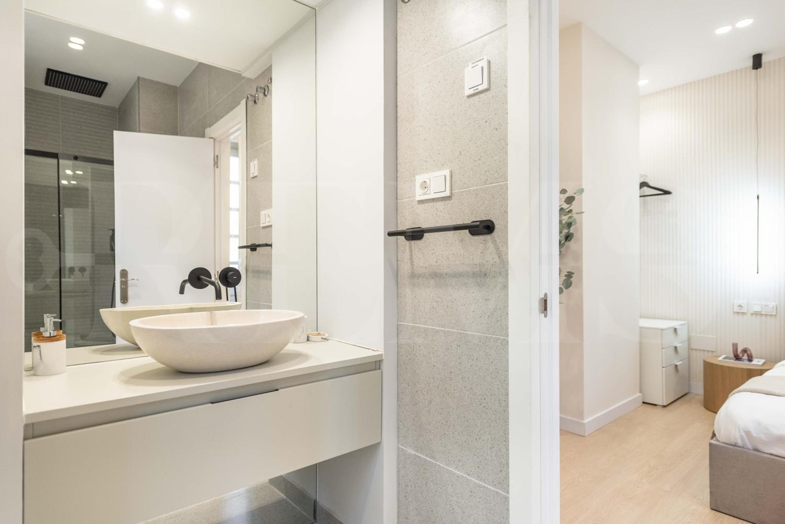 Exklusive Wohnung mit Balkon und Stadtblick von REMS — 24