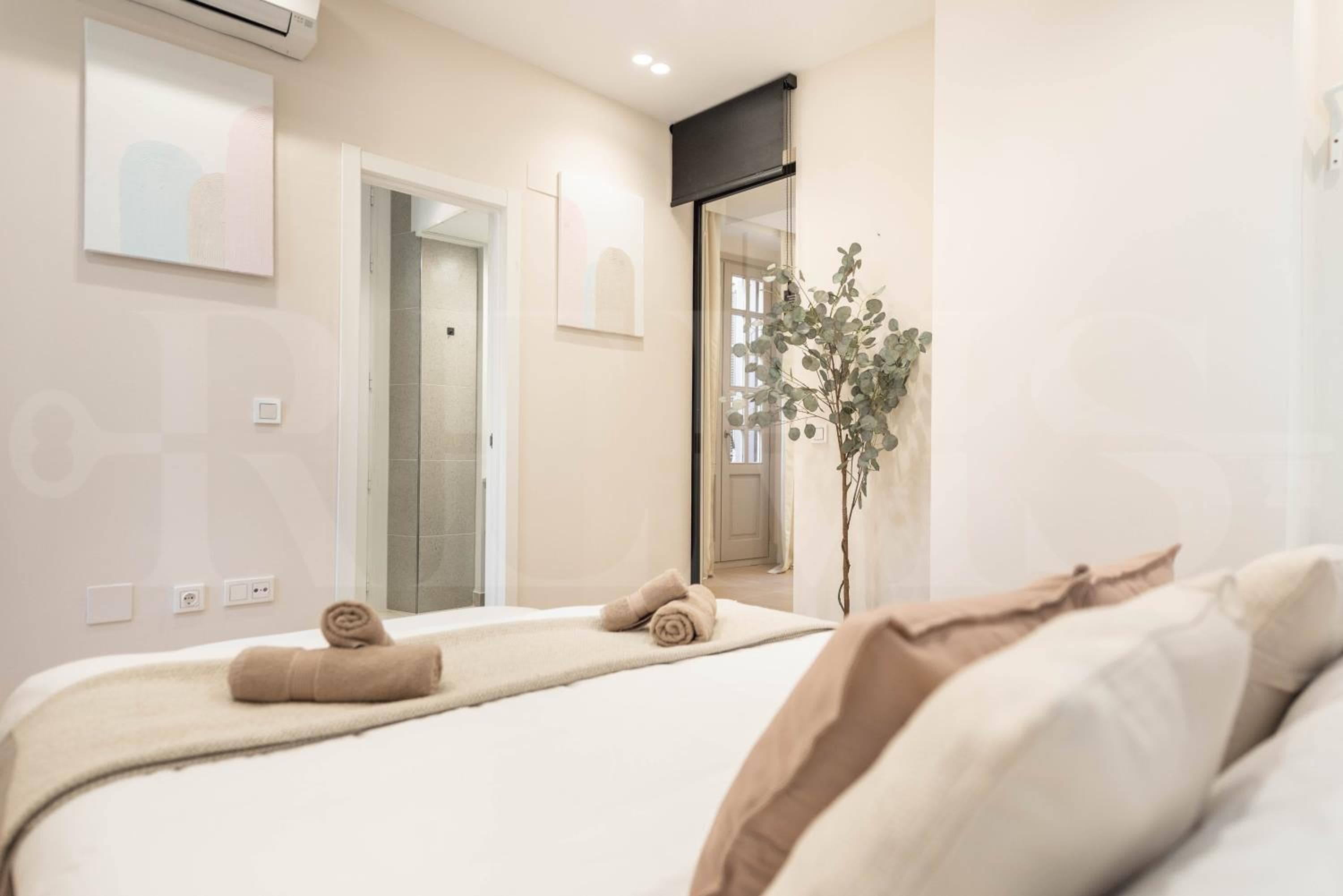 Exklusive Wohnung mit Balkon und Stadtblick von REMS — 14