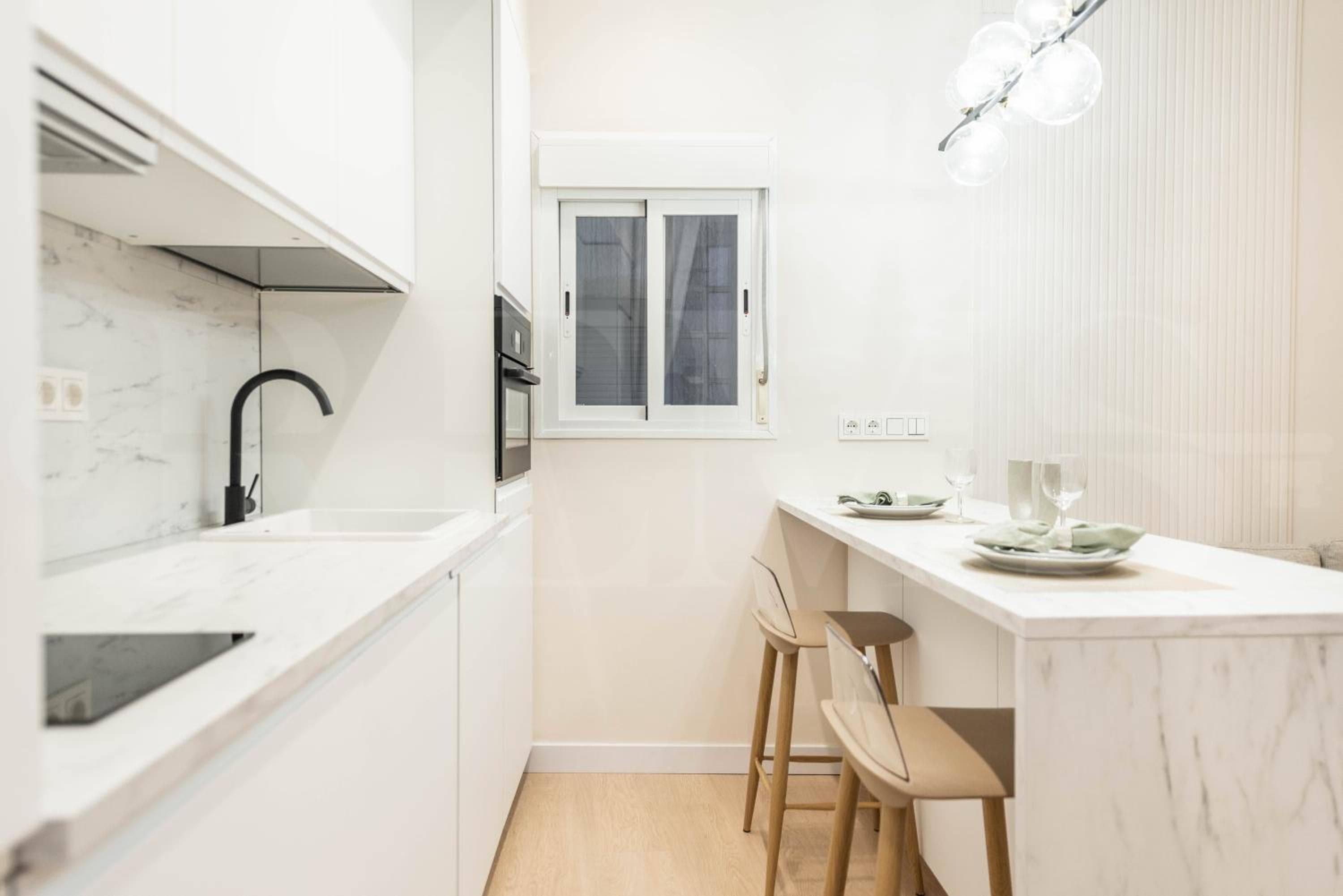 Exklusive Wohnung mit Balkon und Stadtblick von REMS — 4