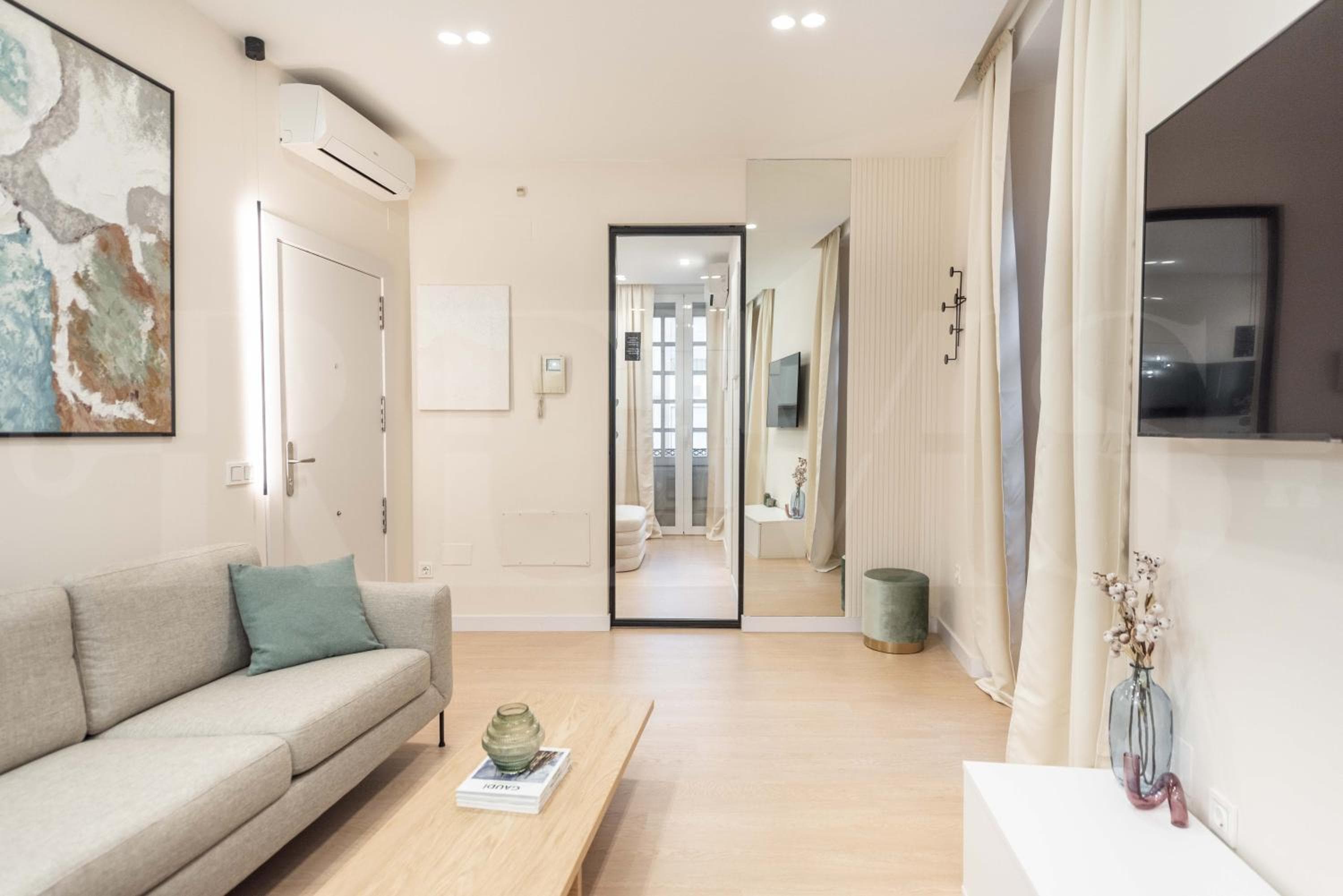 Exklusive Wohnung mit Balkon und Stadtblick von REMS — 8