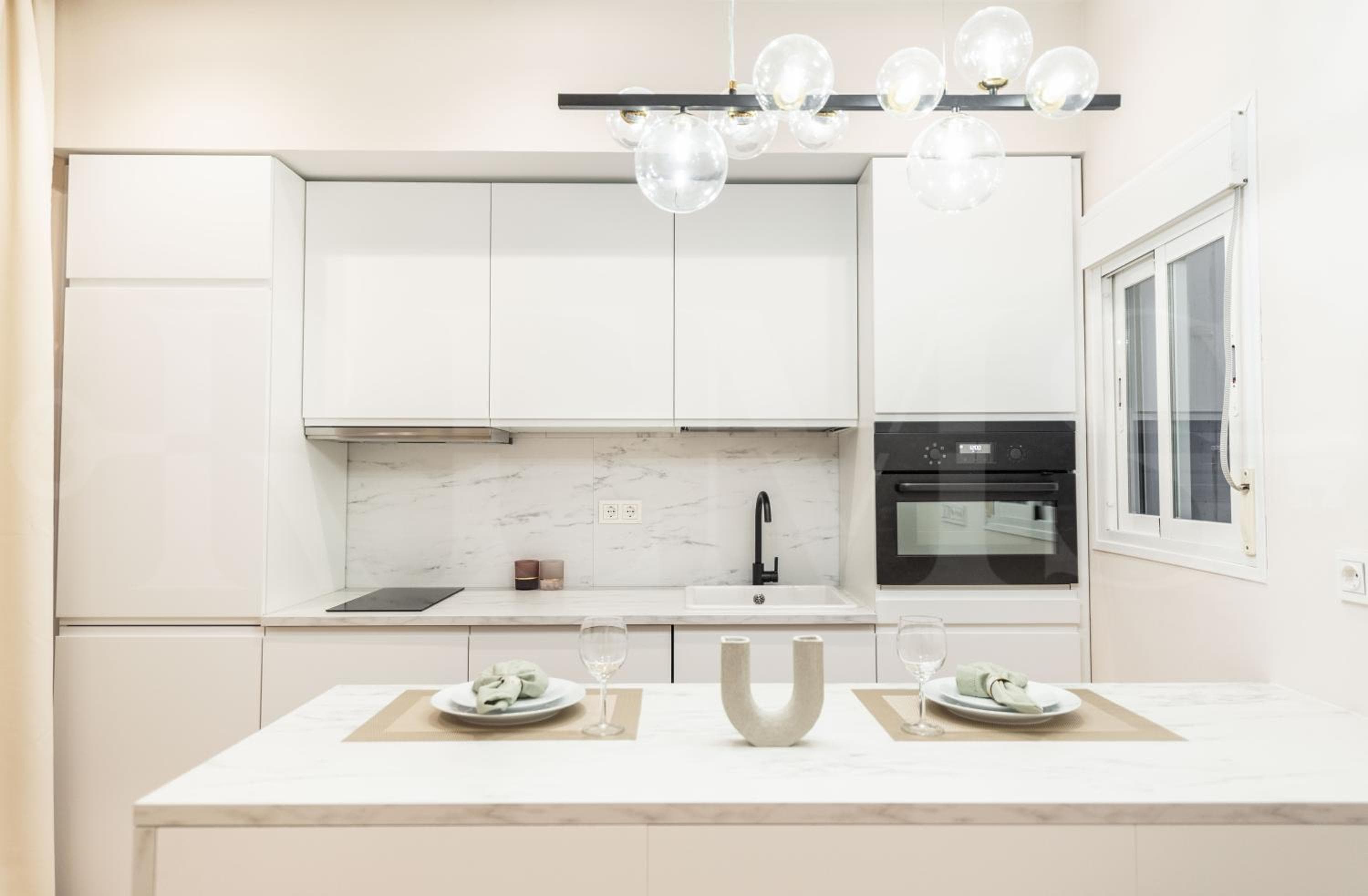 Exklusive Wohnung mit Balkon und Stadtblick von REMS — 16