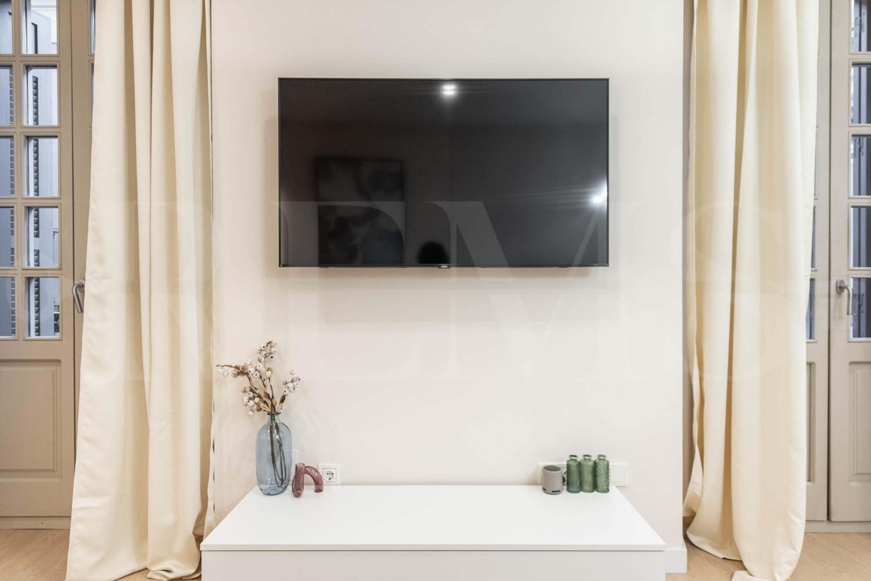 Exklusive Wohnung mit Balkon und Stadtblick von REMS — 5