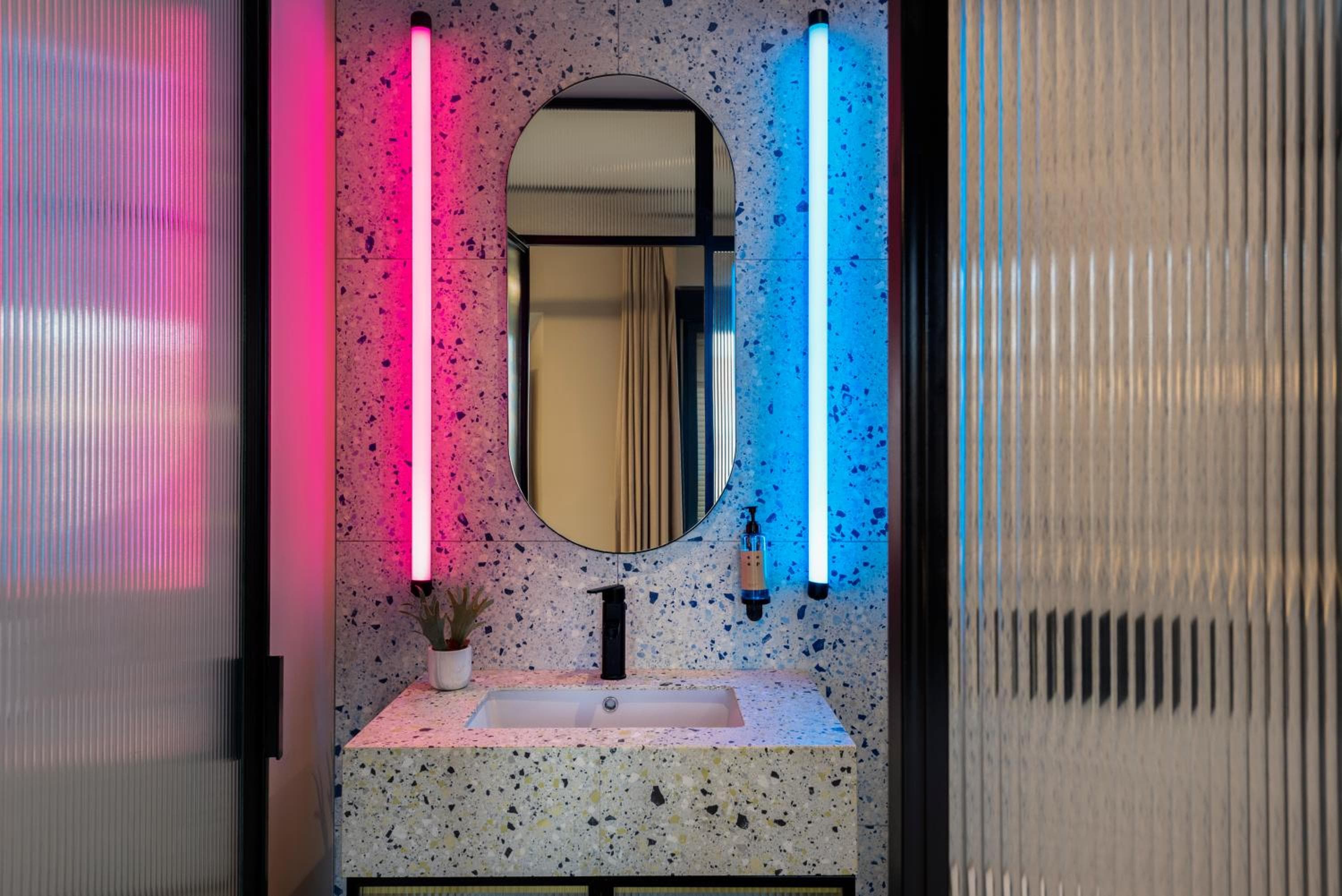 Coeo Peña Design Apartments — 17