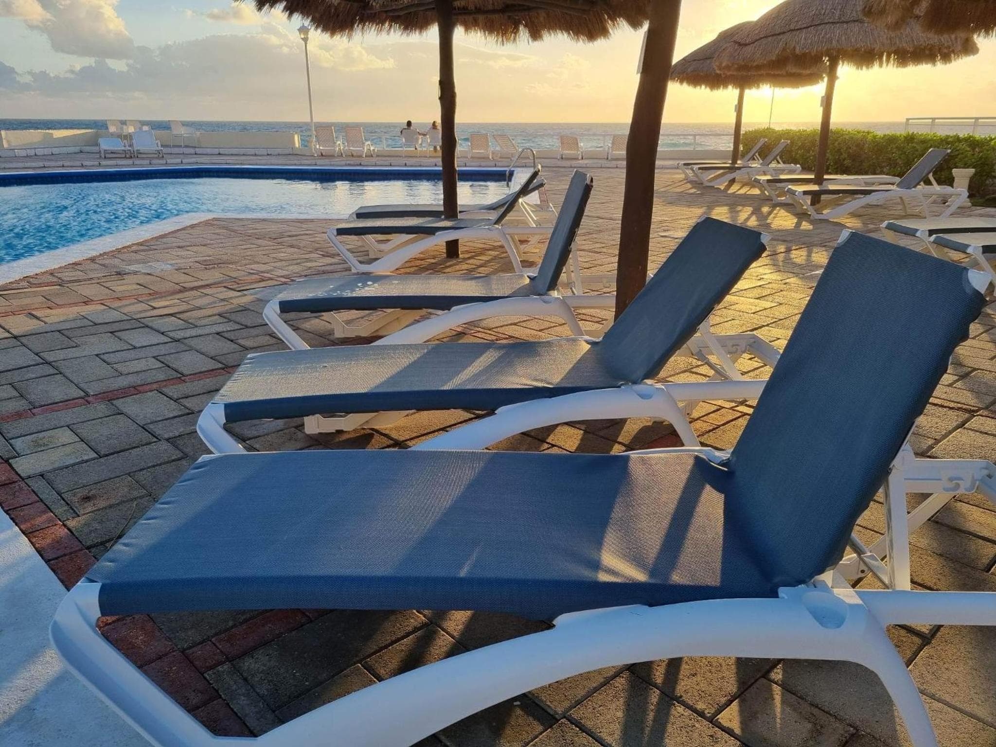 Penthouse mit drei Schlafzimmern und drei Etagen mit Blick auf das Meer am Strand — 6