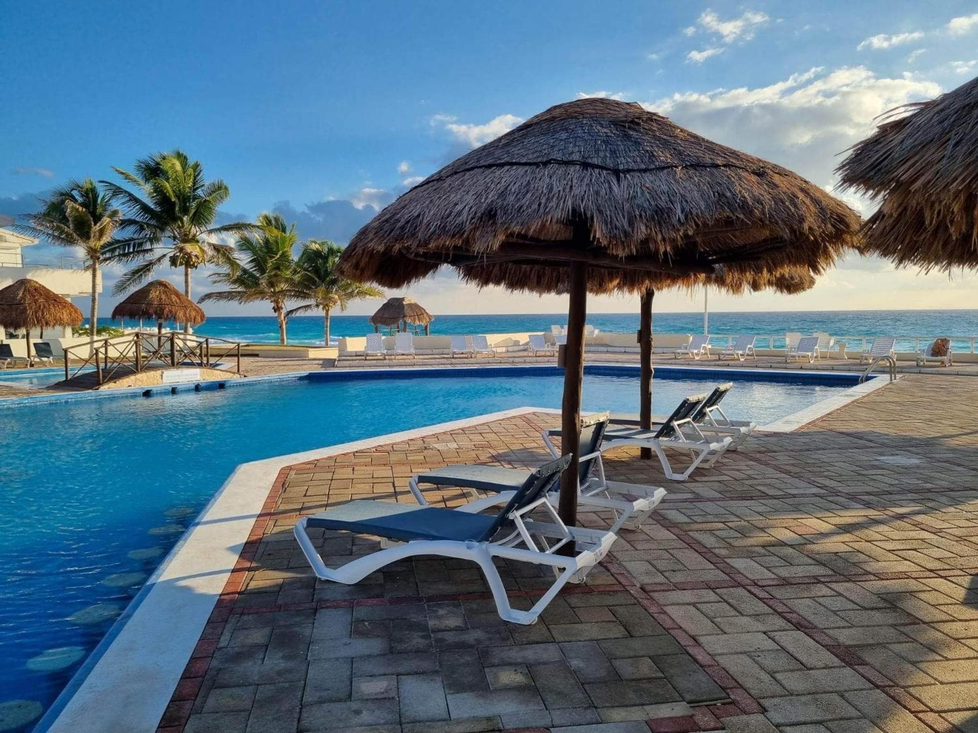 Penthouse mit drei Schlafzimmern und drei Etagen mit Blick auf das Meer am Strand — 5
