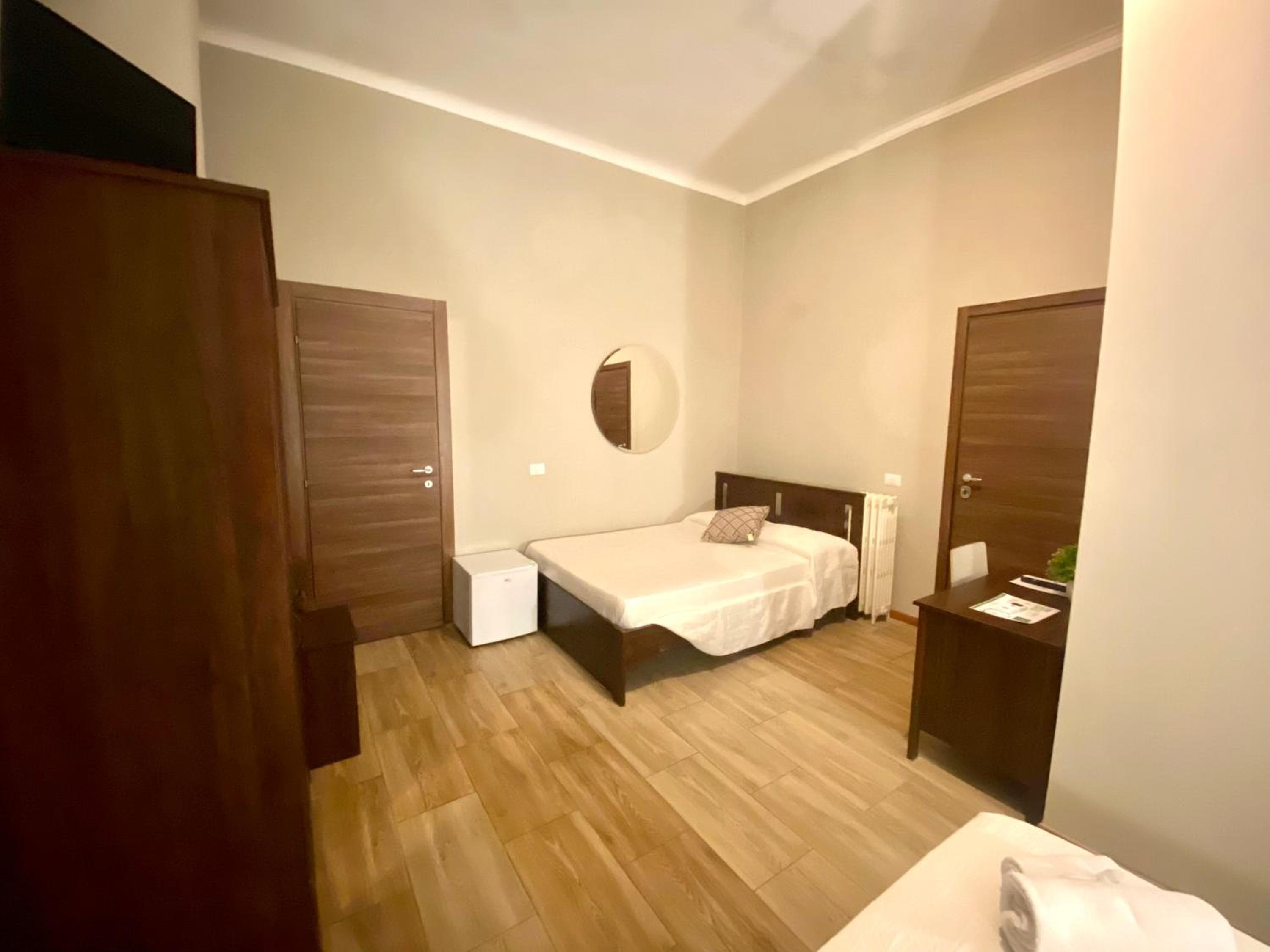 Golden Milano Hotel — 17