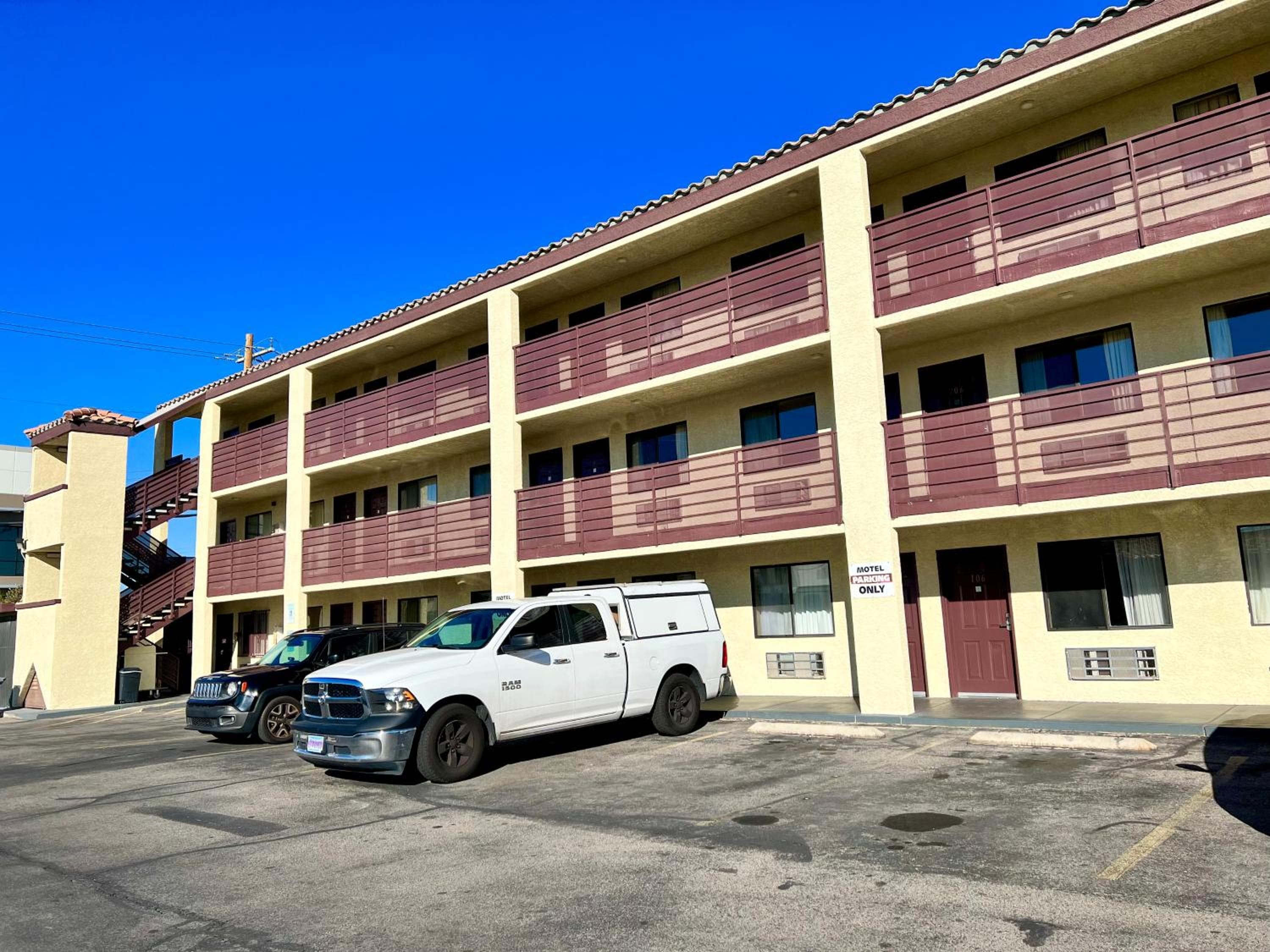 Highland Inn Las Vegas --> Highland Gasthof Las Vegas — 3