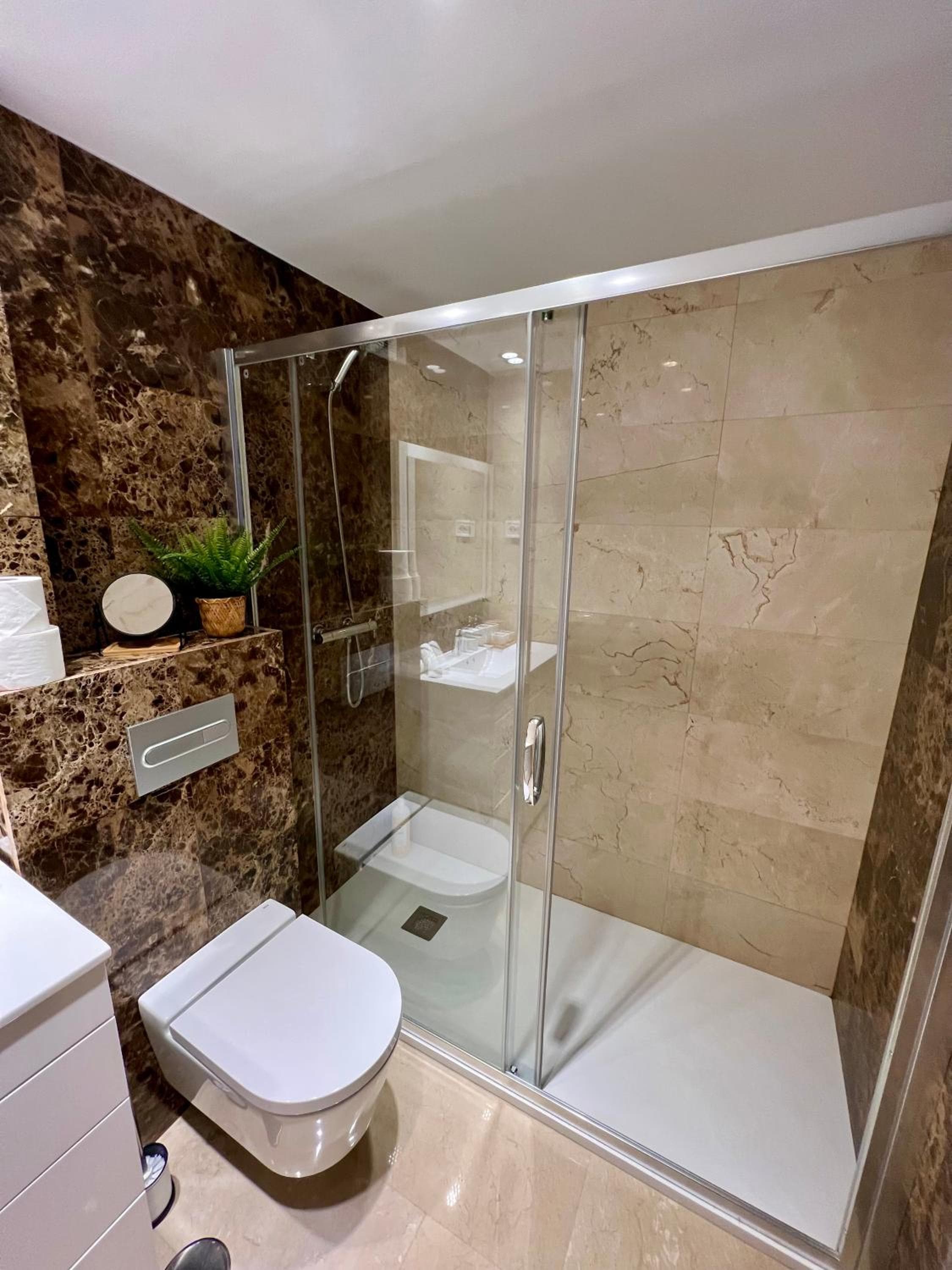 Apartamentos Prestige Málaga - Suite III — 15