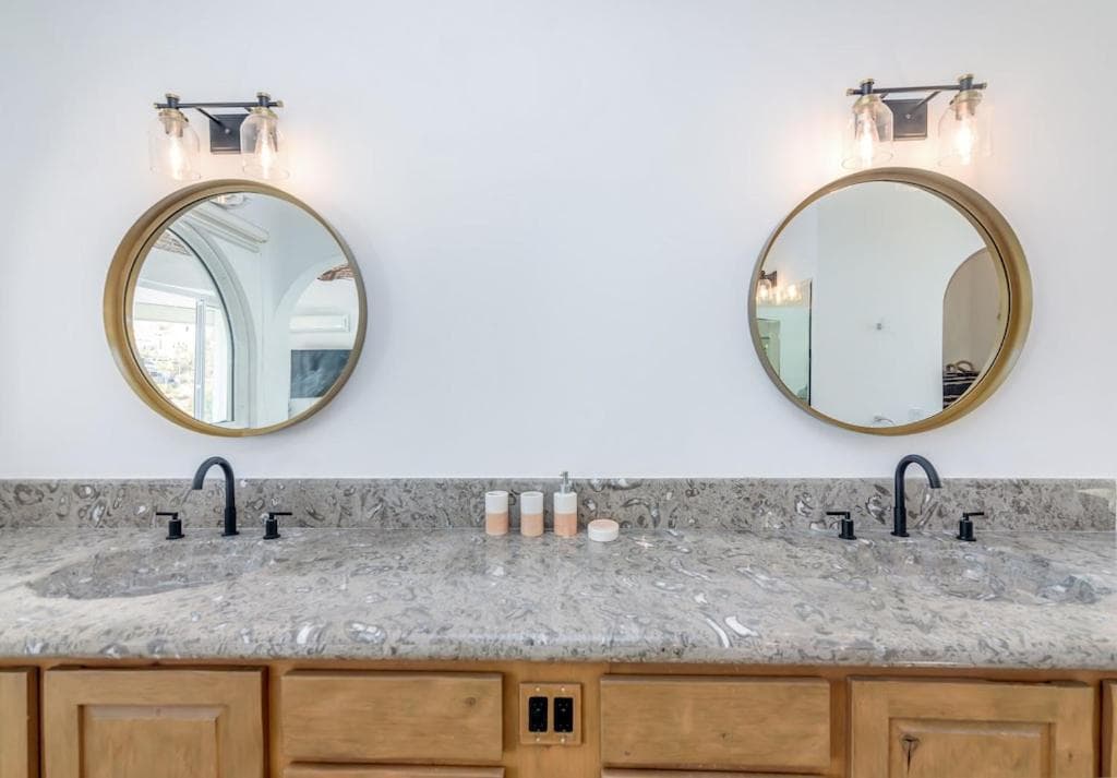 The one and only Pedregal Hollywood House — 15