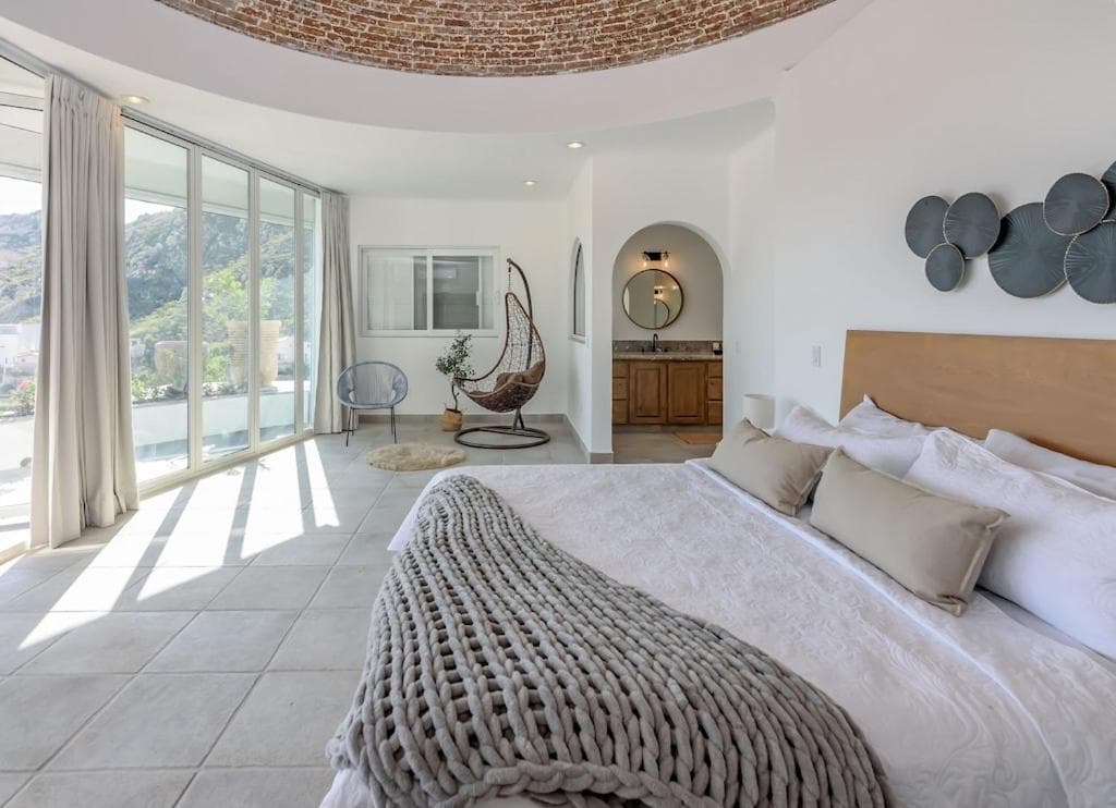 The one and only Pedregal Hollywood House — 26