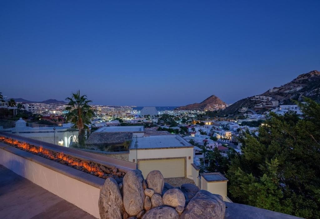The one and only Pedregal Hollywood House — 8