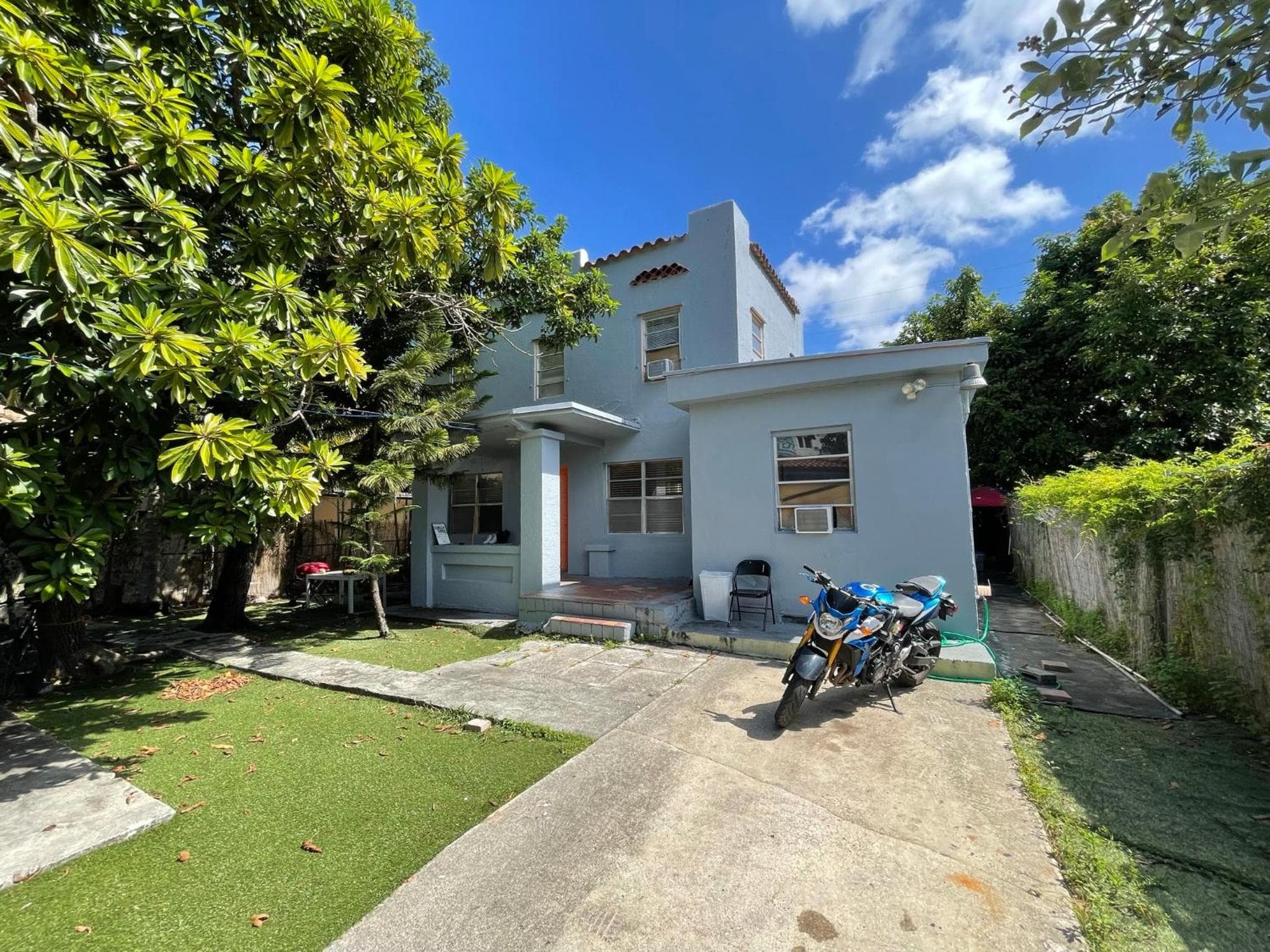 Miami House — 17