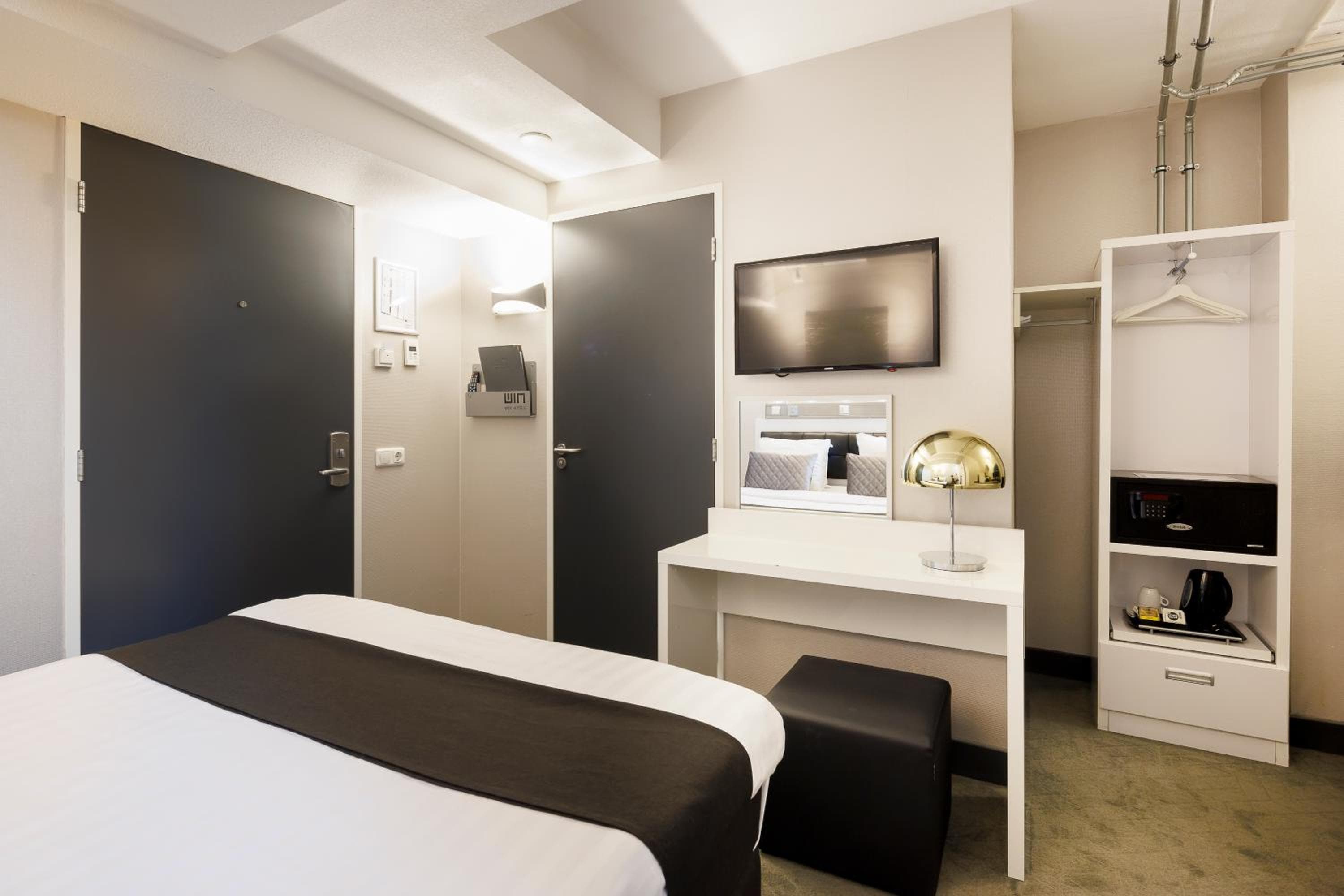 Hotel CC — 20