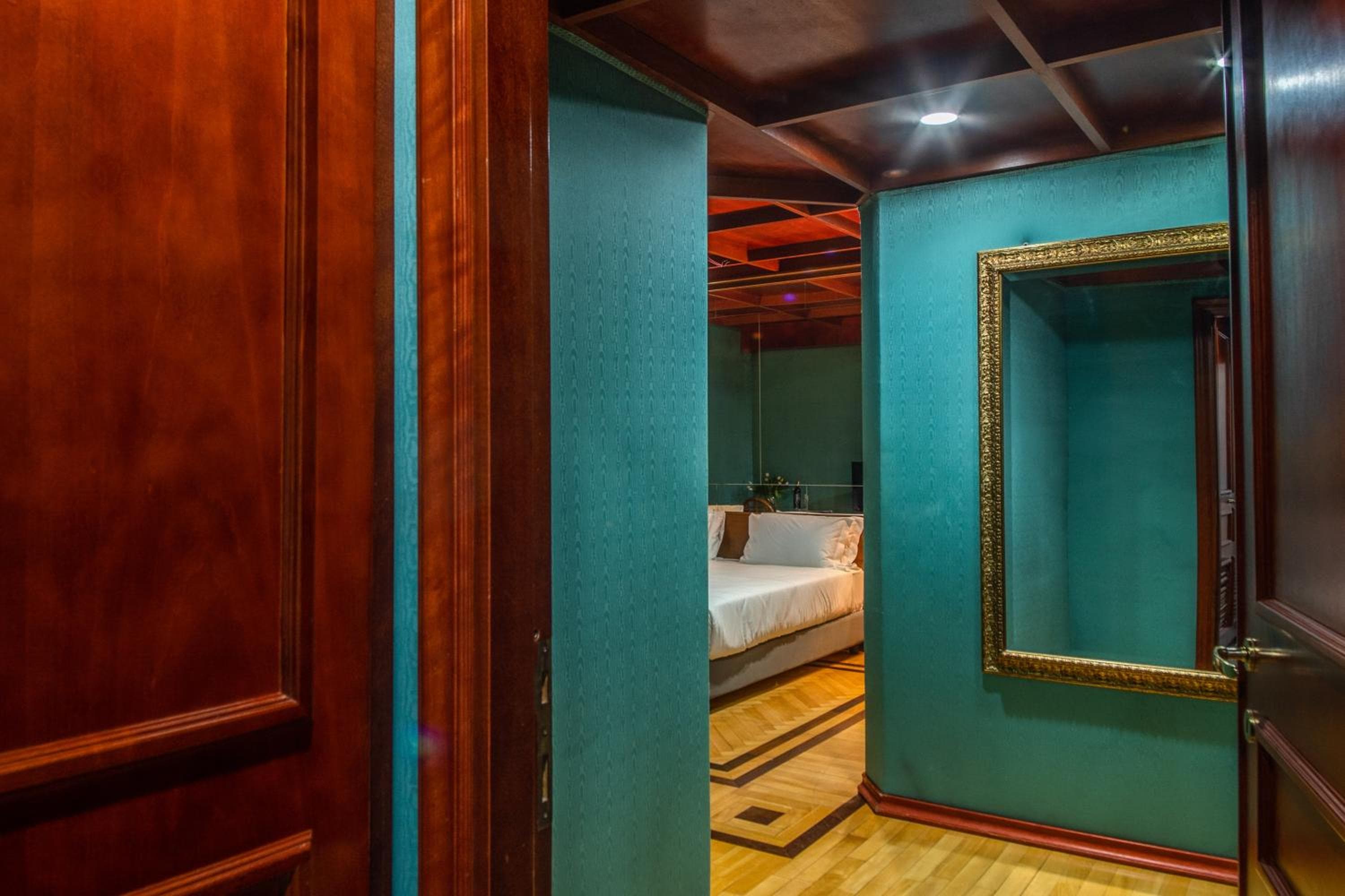 Madison Hotel — 4