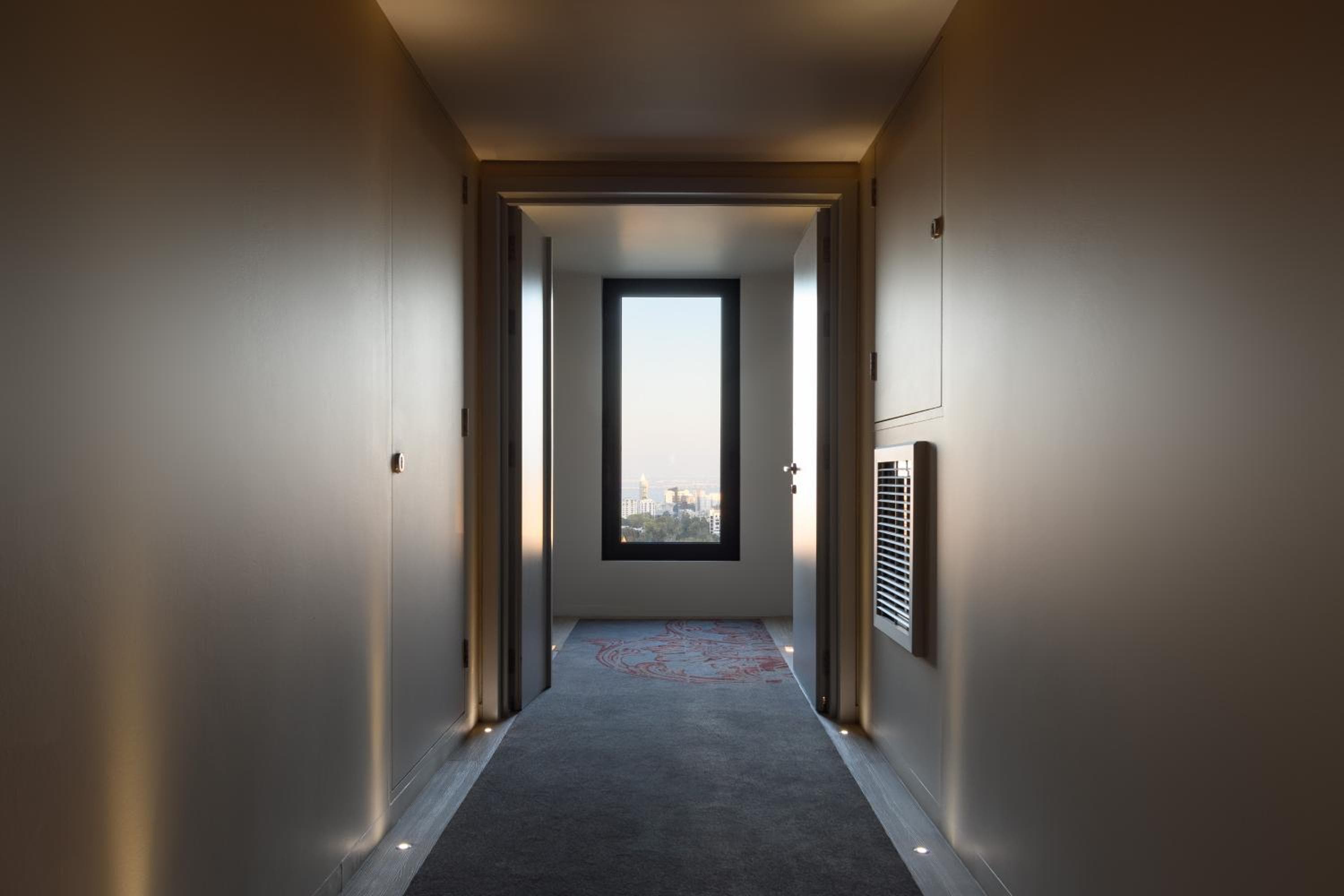 Meliá Lisboa Aeroporto hotel, Rua C, Aeroporto Internacional de Lisboa, Lisbon, Portugal — photo 14