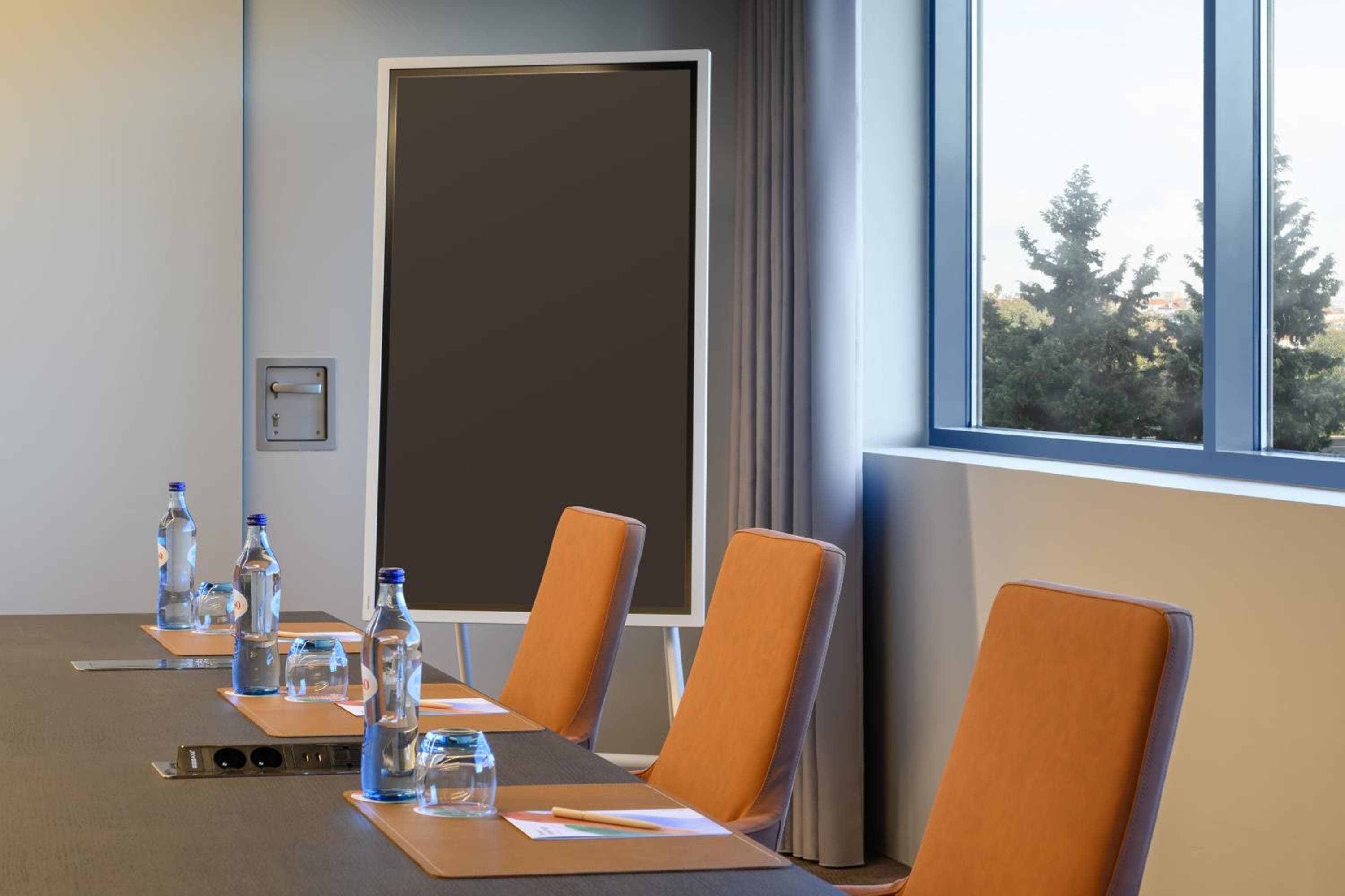 Meliá Lisboa Aeroporto hotel, Rua C, Aeroporto Internacional de Lisboa, Lisbon, Portugal — photo 44