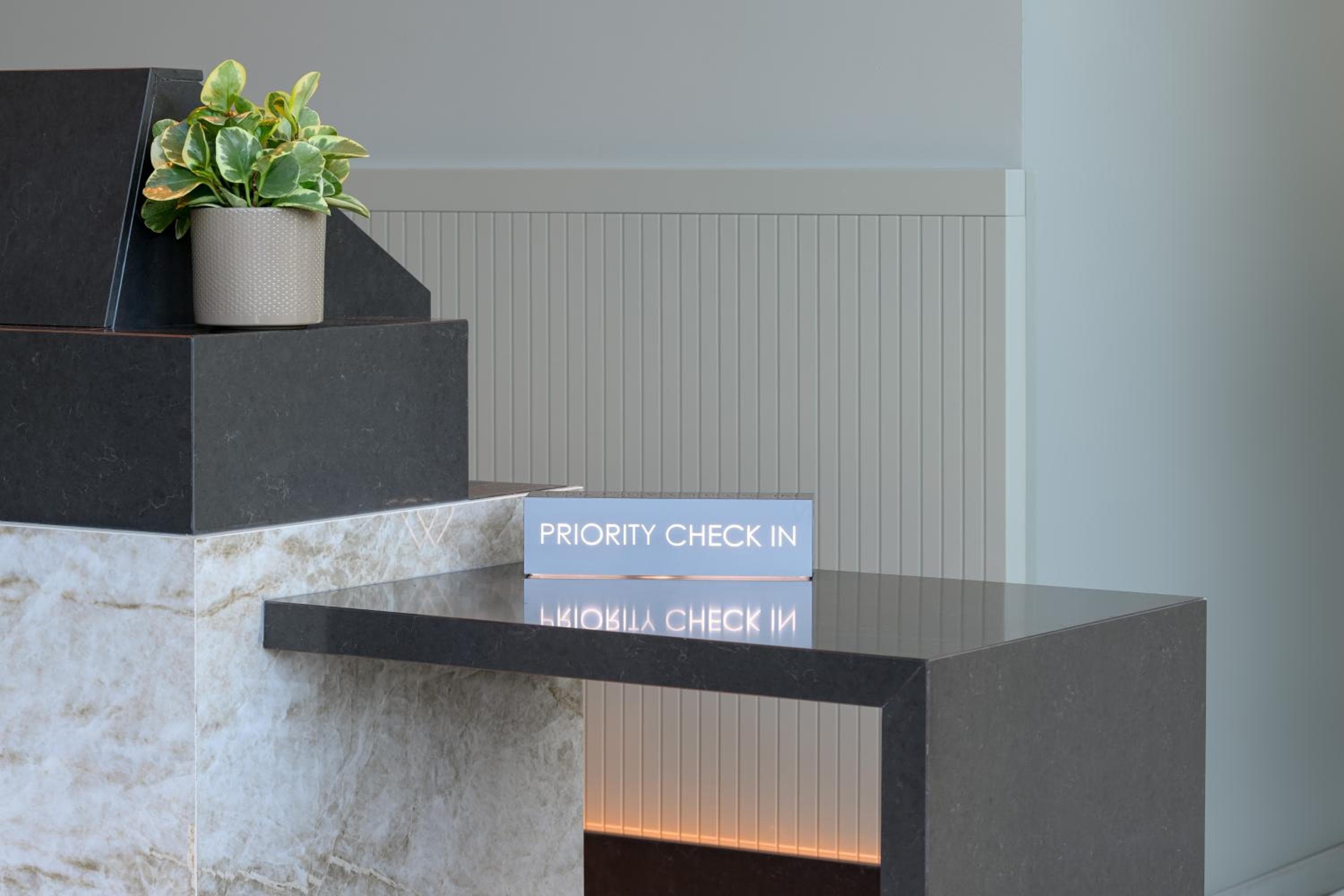 Meliá Lisboa Aeroporto hotel, Rua C, Aeroporto Internacional de Lisboa, Lisbon, Portugal — photo 7