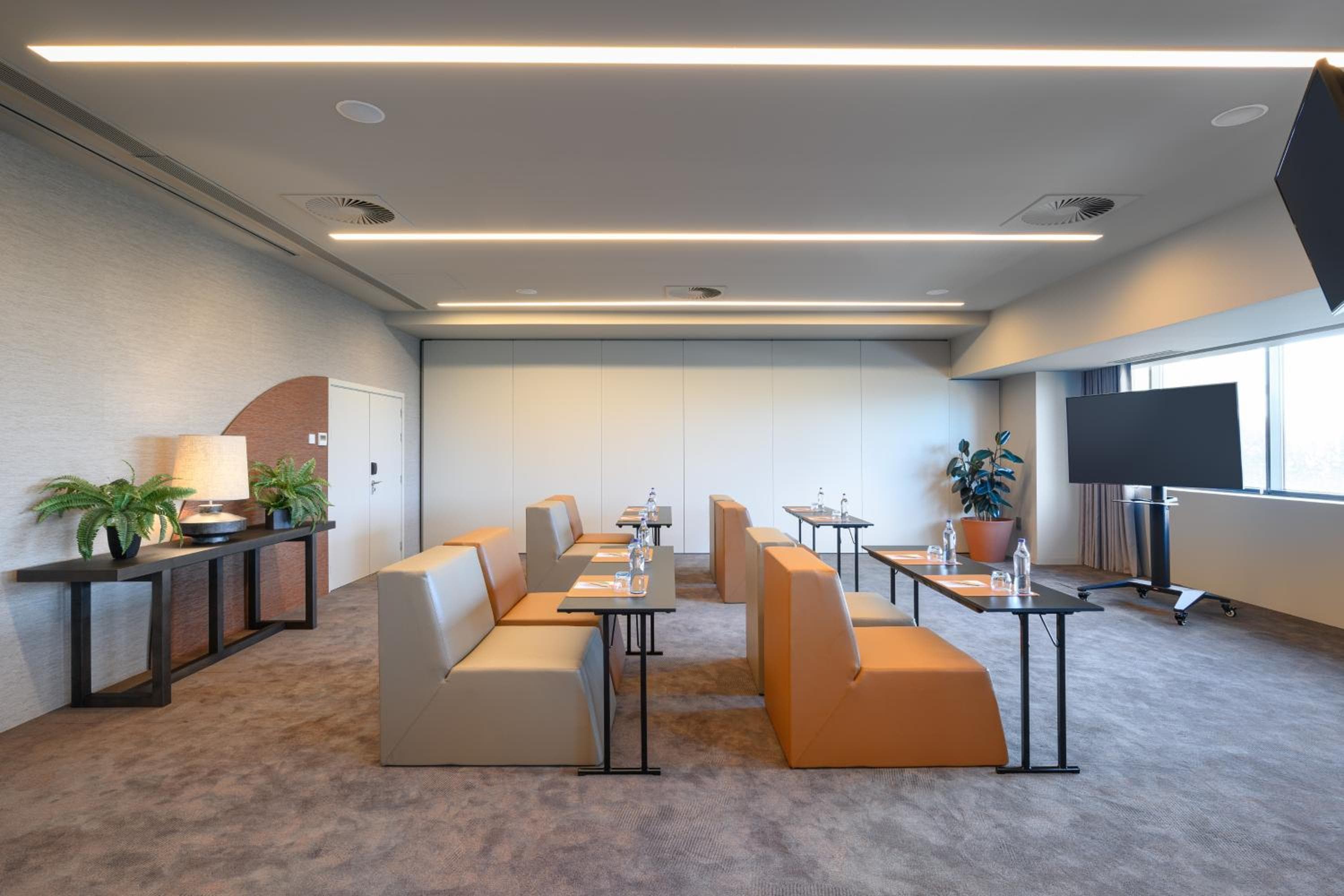 Meliá Lisboa Aeroporto hotel, Rua C, Aeroporto Internacional de Lisboa, Lisbon, Portugal — photo 45