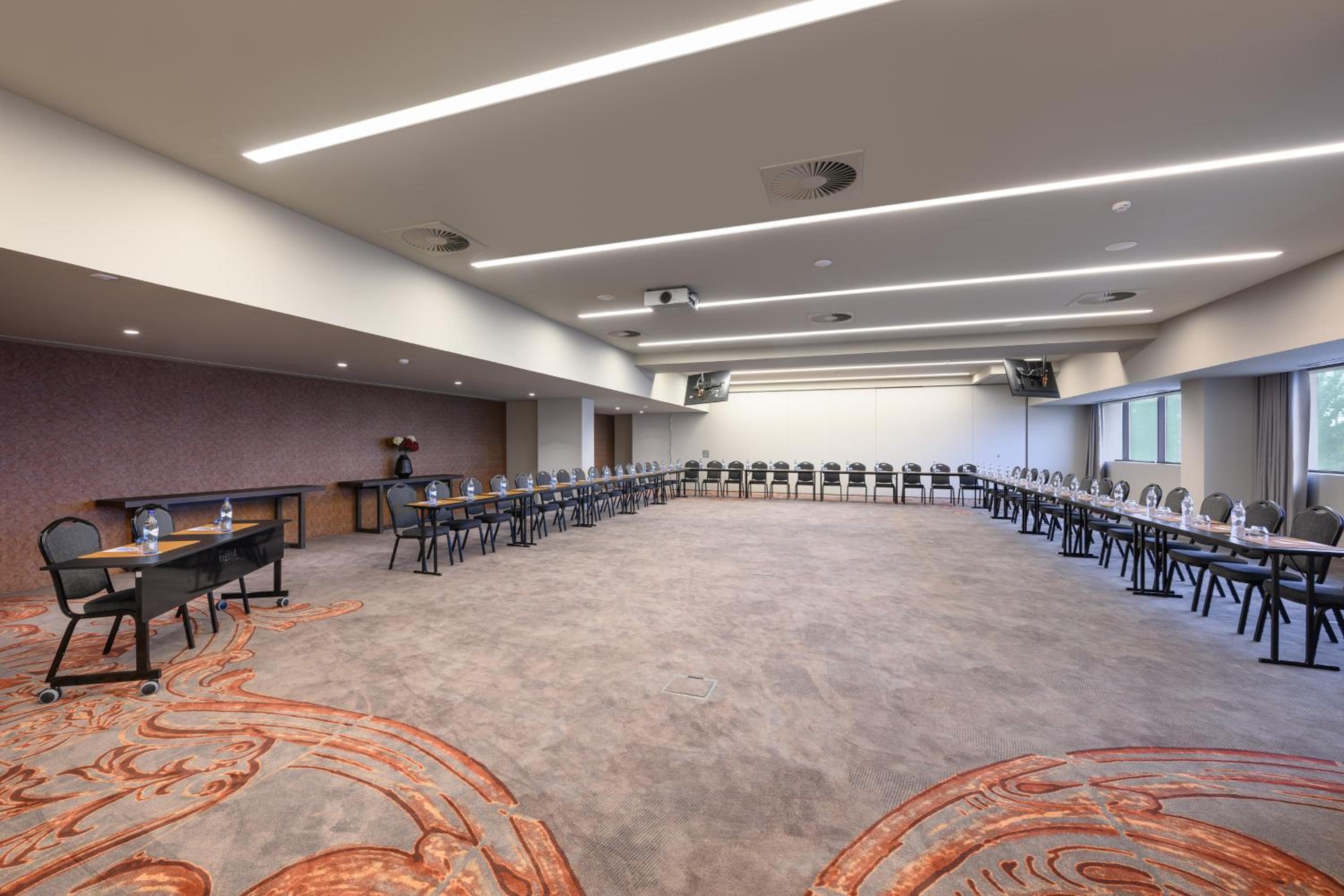 Meliá Lisboa Aeroporto hotel, Rua C, Aeroporto Internacional de Lisboa, Lisbon, Portugal — photo 64