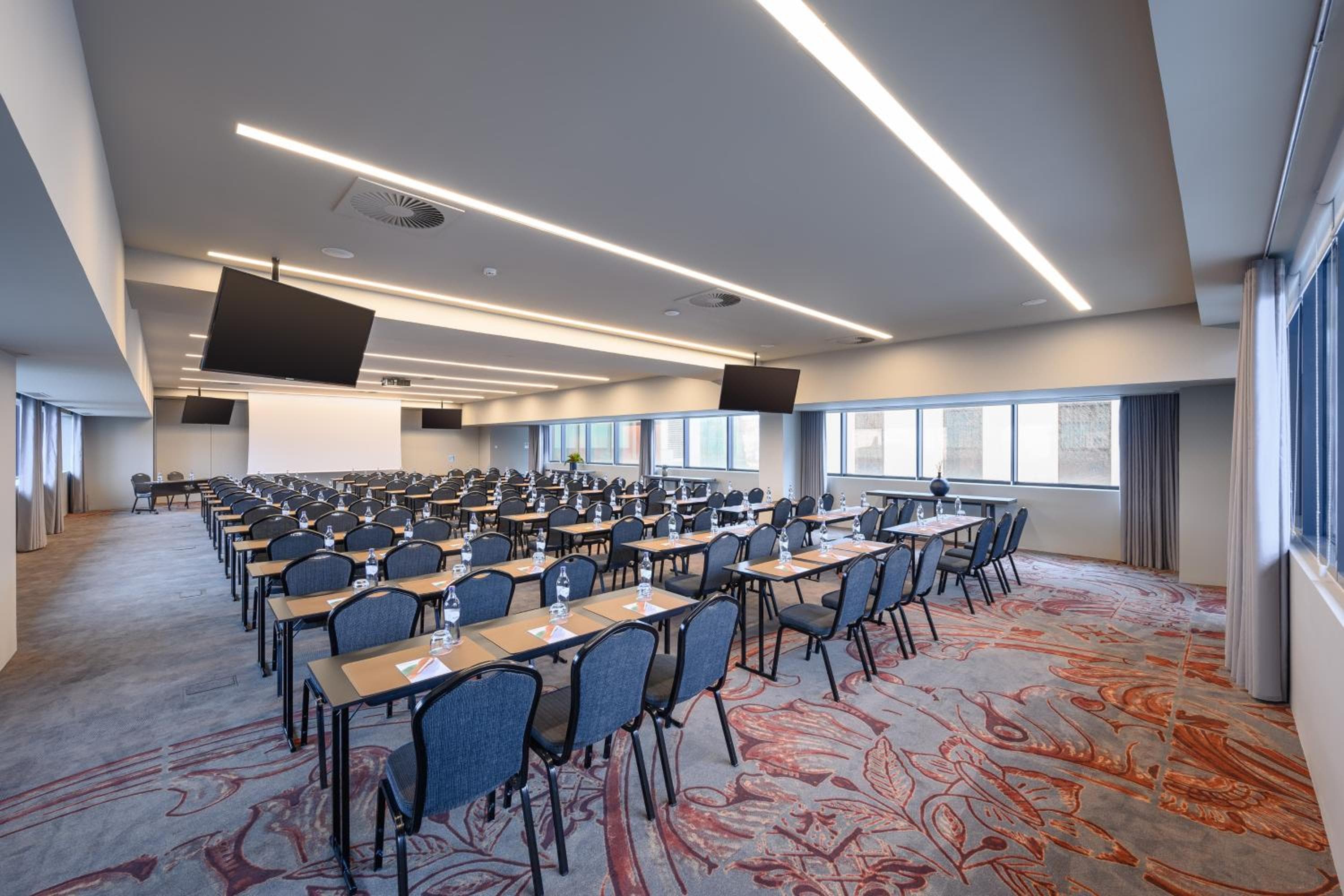 Meliá Lisboa Aeroporto hotel, Rua C, Aeroporto Internacional de Lisboa, Lisbon, Portugal — photo 57