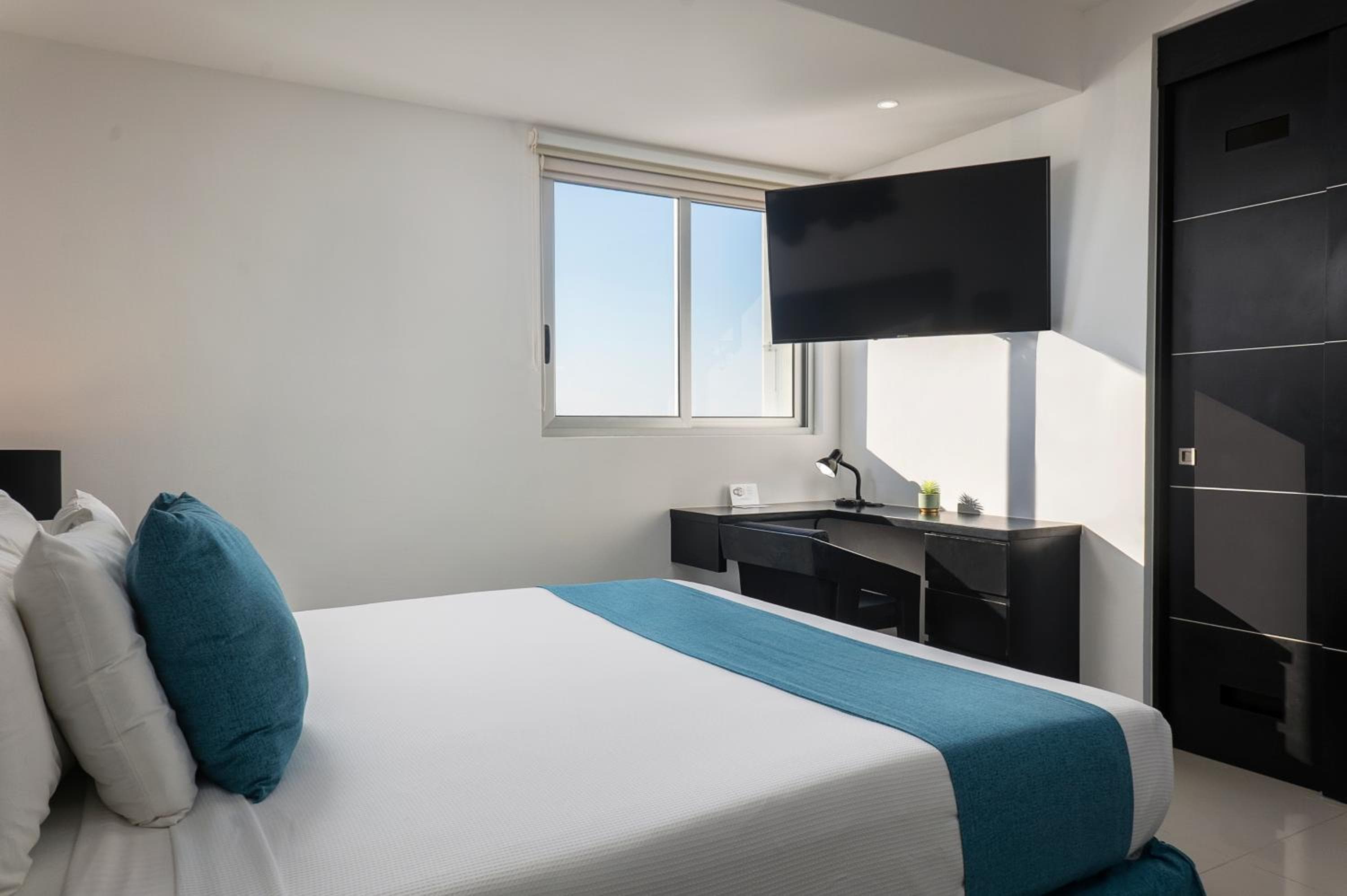 Suites Malecon Cancun — 28