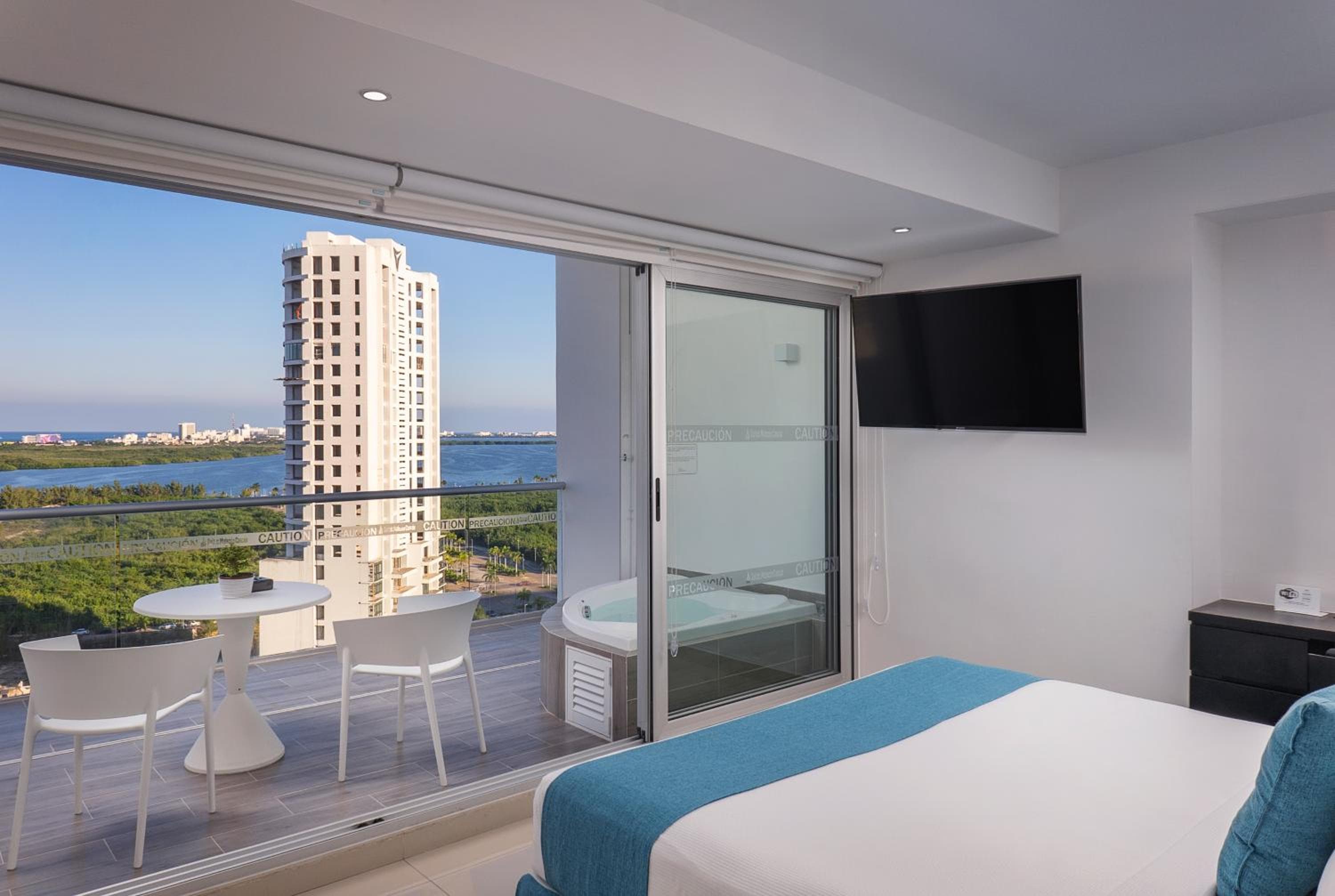 Suites Malecon Cancun — 12