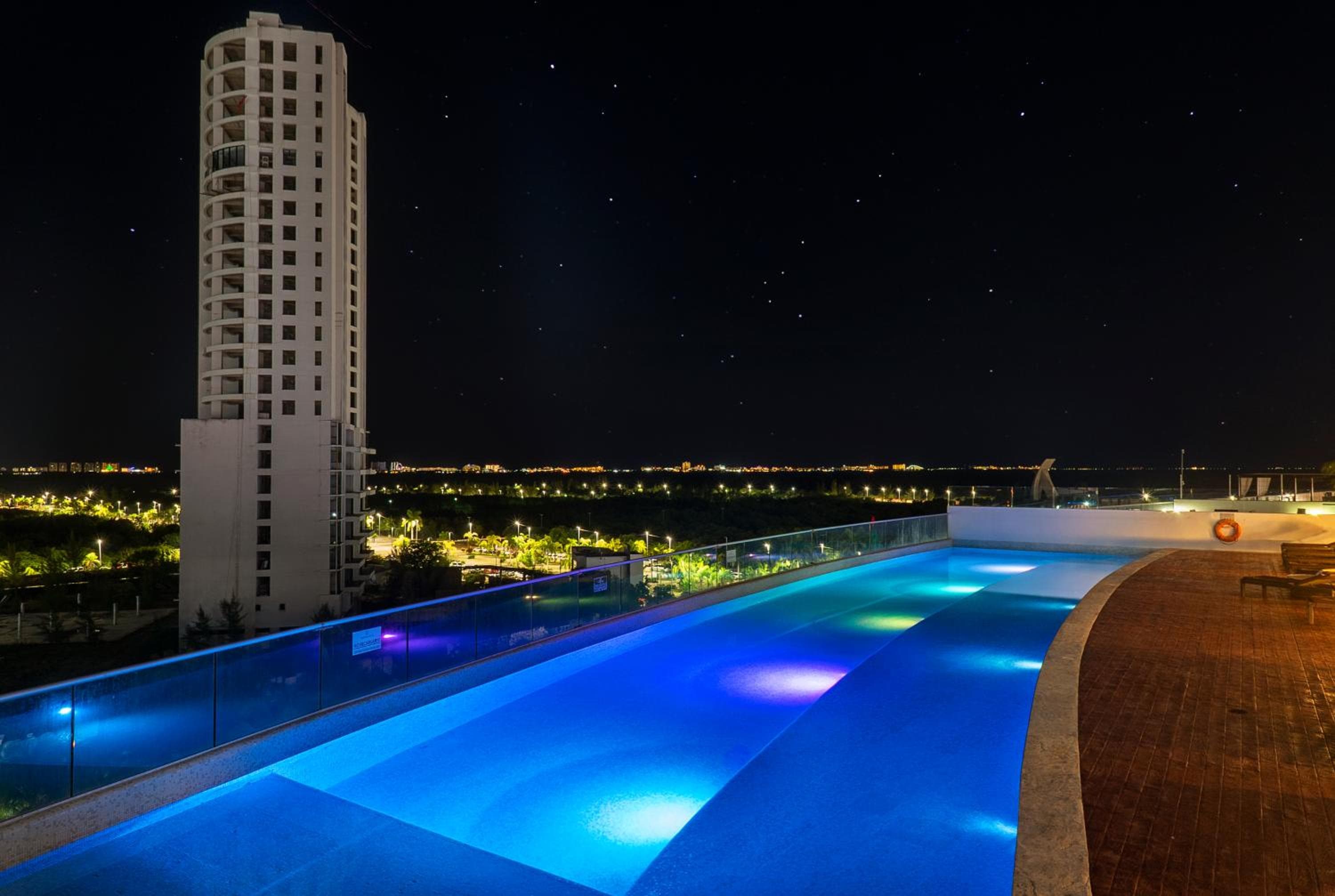 Suites Malecon Cancun — 5