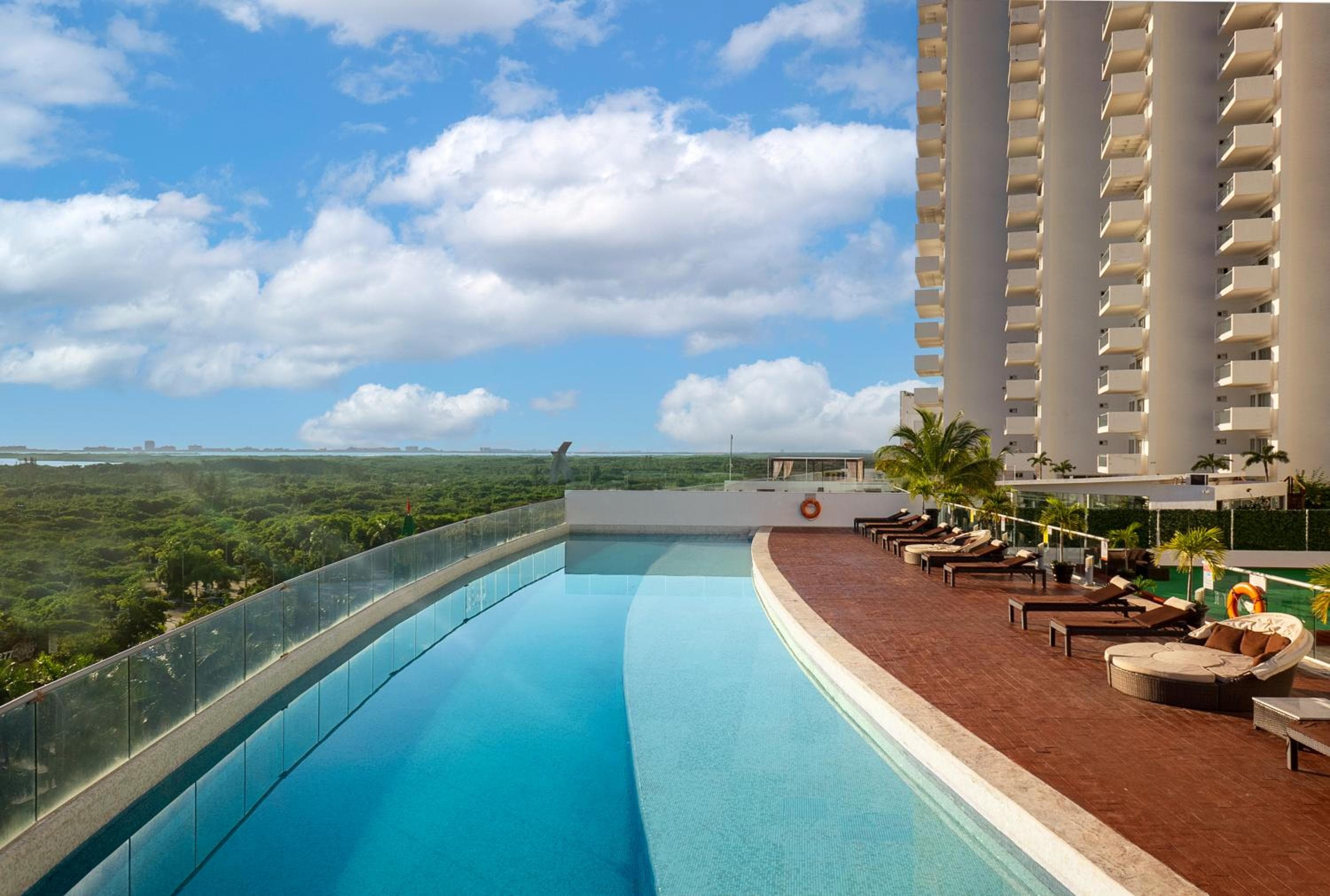 Suites Malecon Cancun — 6