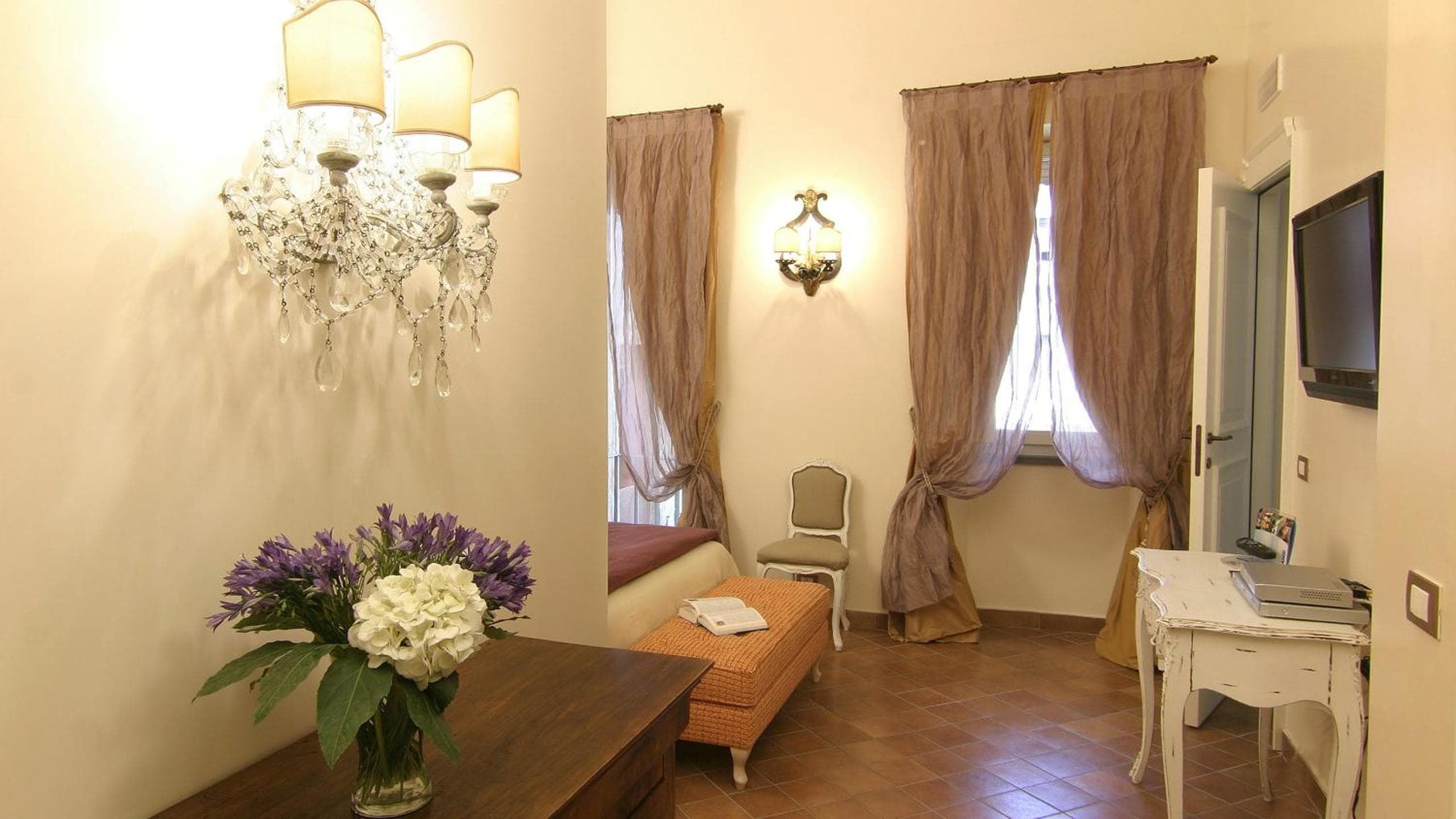 Hotel Mozart — 12