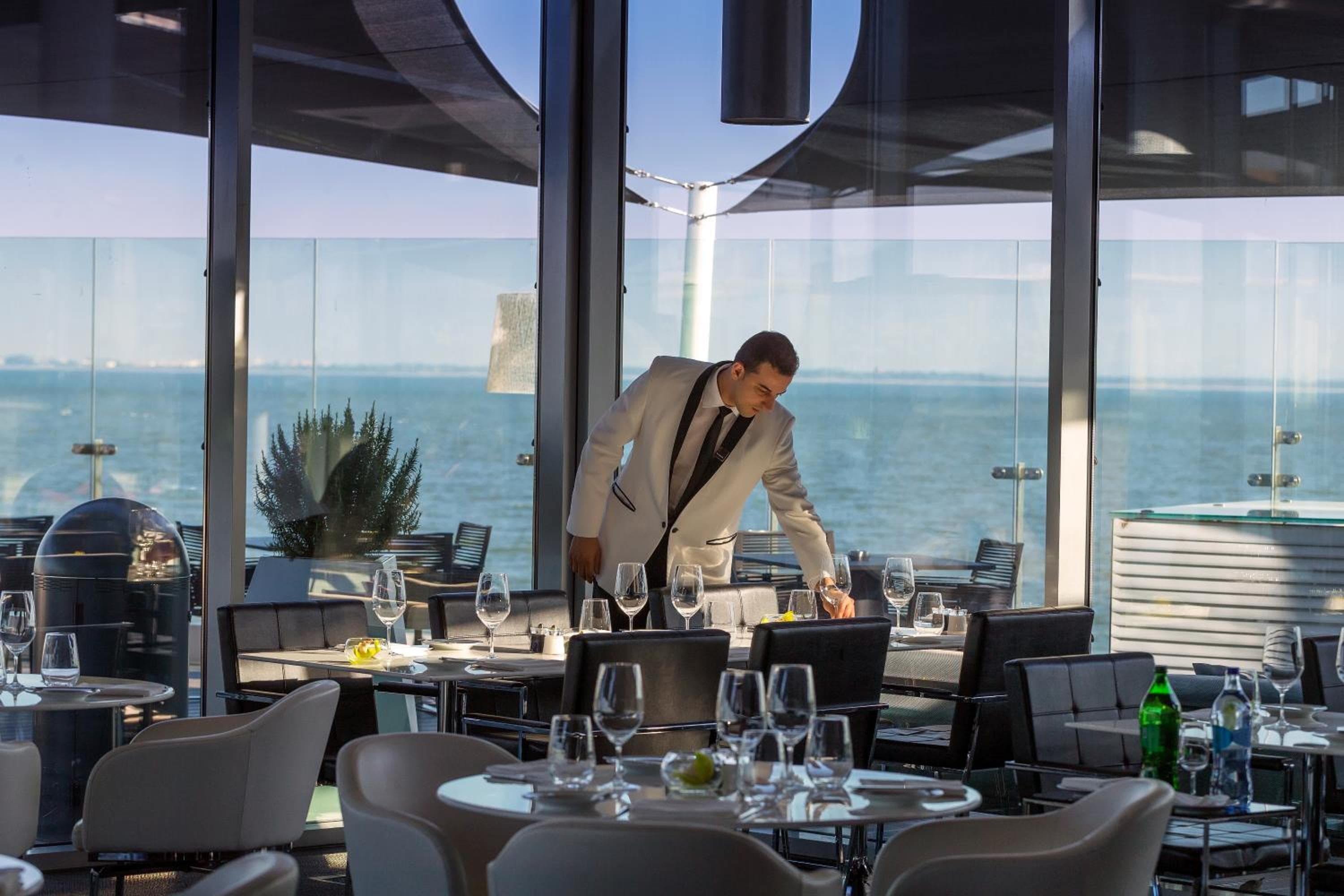 MYRIAD by SANA Hotels hotel, Cais das Naus, lote 2 .21.01, Parque das Nações, Lisbon, Portugal — photo 33