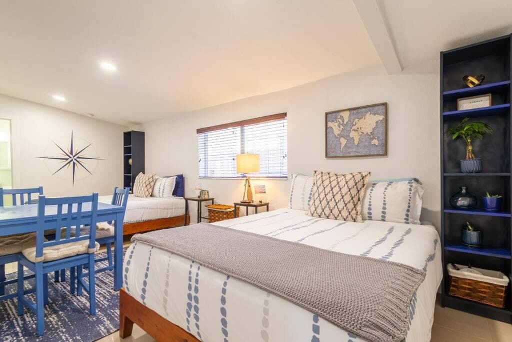 Central Nautical Themed 4 bed 2 bath Home — 16