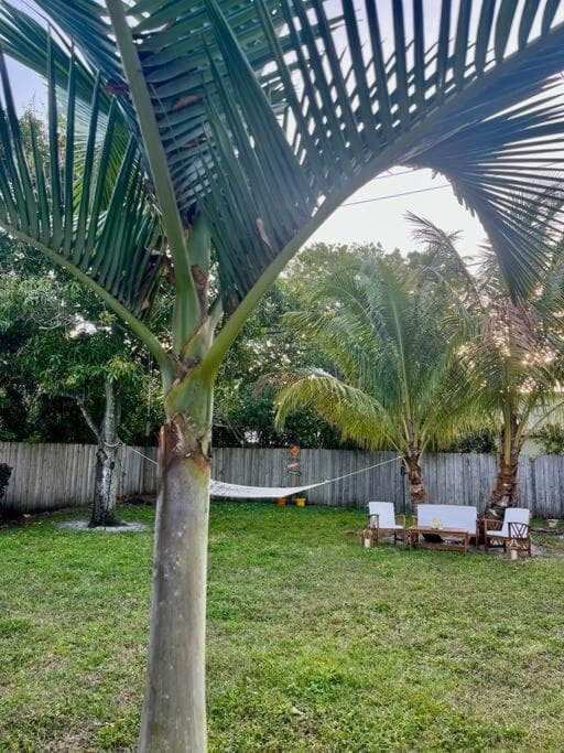 Central Nautical Themed 4 bed 2 bath Home — 30