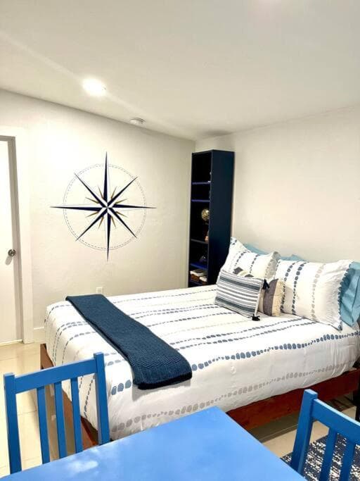 Central Nautical Themed 4 bed 2 bath Home — 8