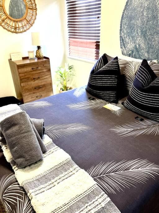 Central Nautical Themed 4 bed 2 bath Home — 17