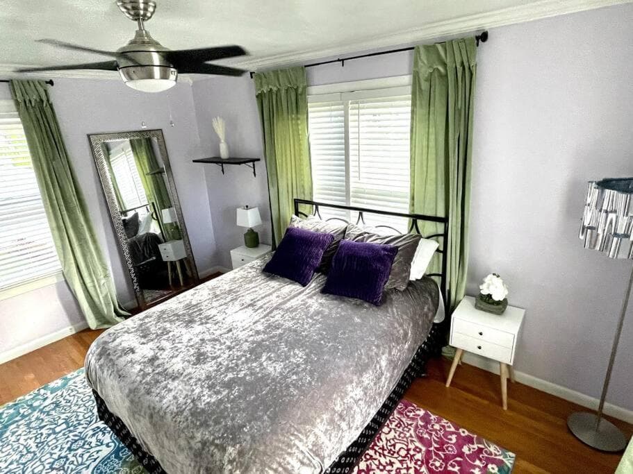 Cozy sanctuary minutes from the bay and beaches — 10