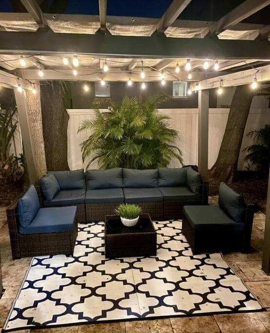 Cozy sanctuary minutes from the bay and beaches — 29